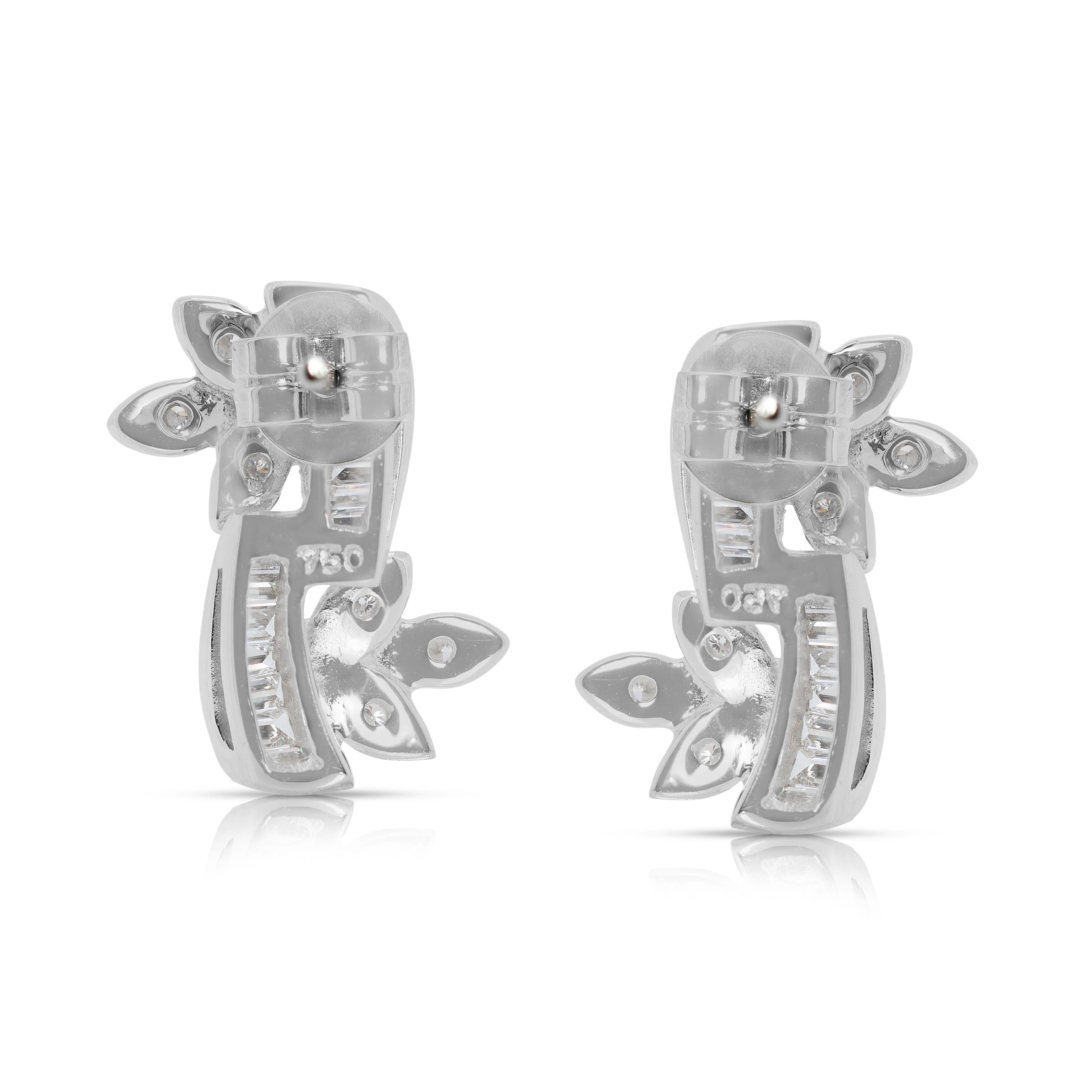 Stunning 0.32ct Natural Diamond Earrings in 18K White Gold In New Condition For Sale In רמת גן, IL
