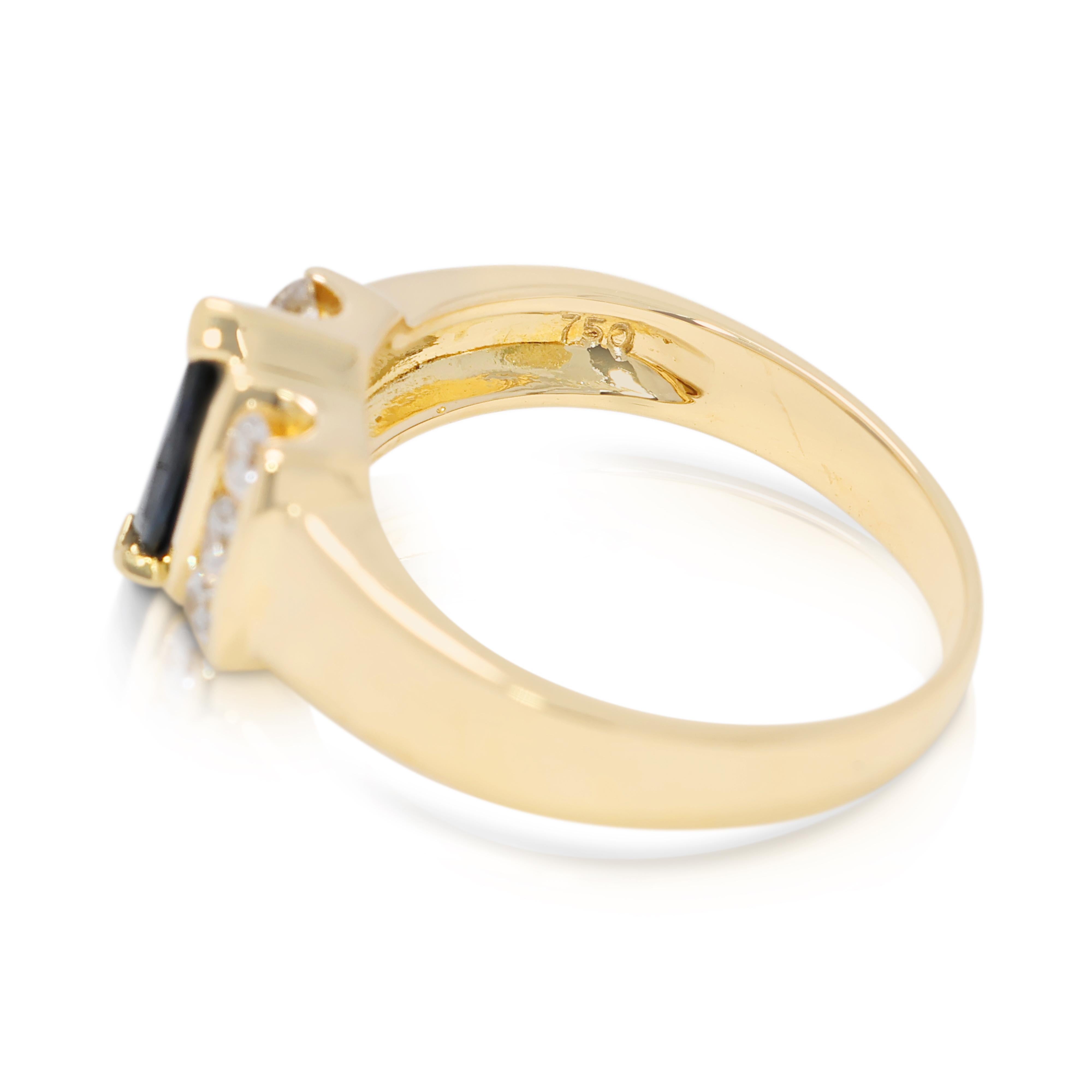 Taille Marquise Superbe bague en or jaune 18K avec saphir et diamant naturel de 0,37ct en vente