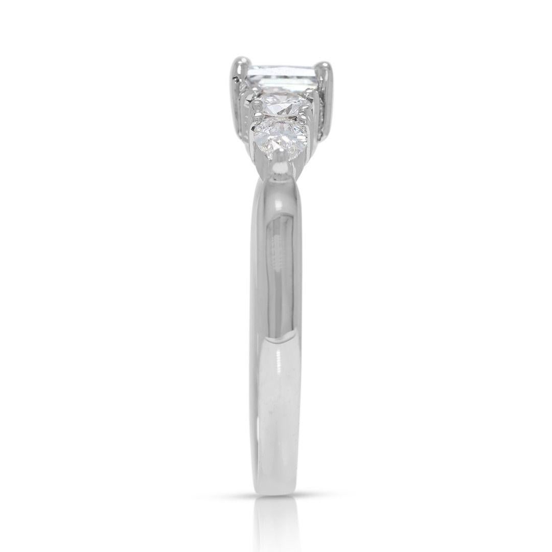 Stunning 0.45ct Natural Diamonds Ring in 18K White Gold For Sale 1