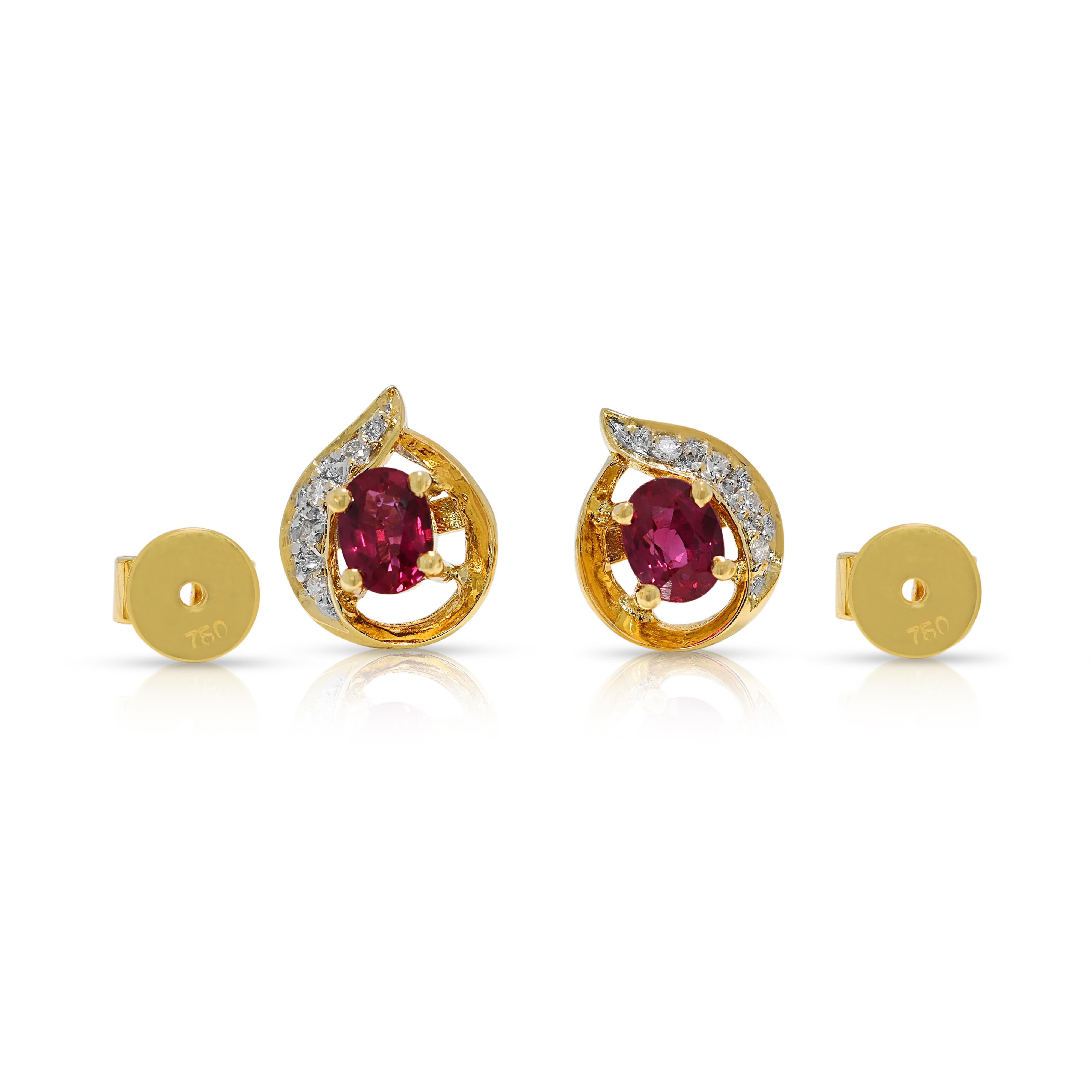 Stunning 0.46ct Ruby & Diamond Stud Earrings in 18K Yellow Gold en vente 2