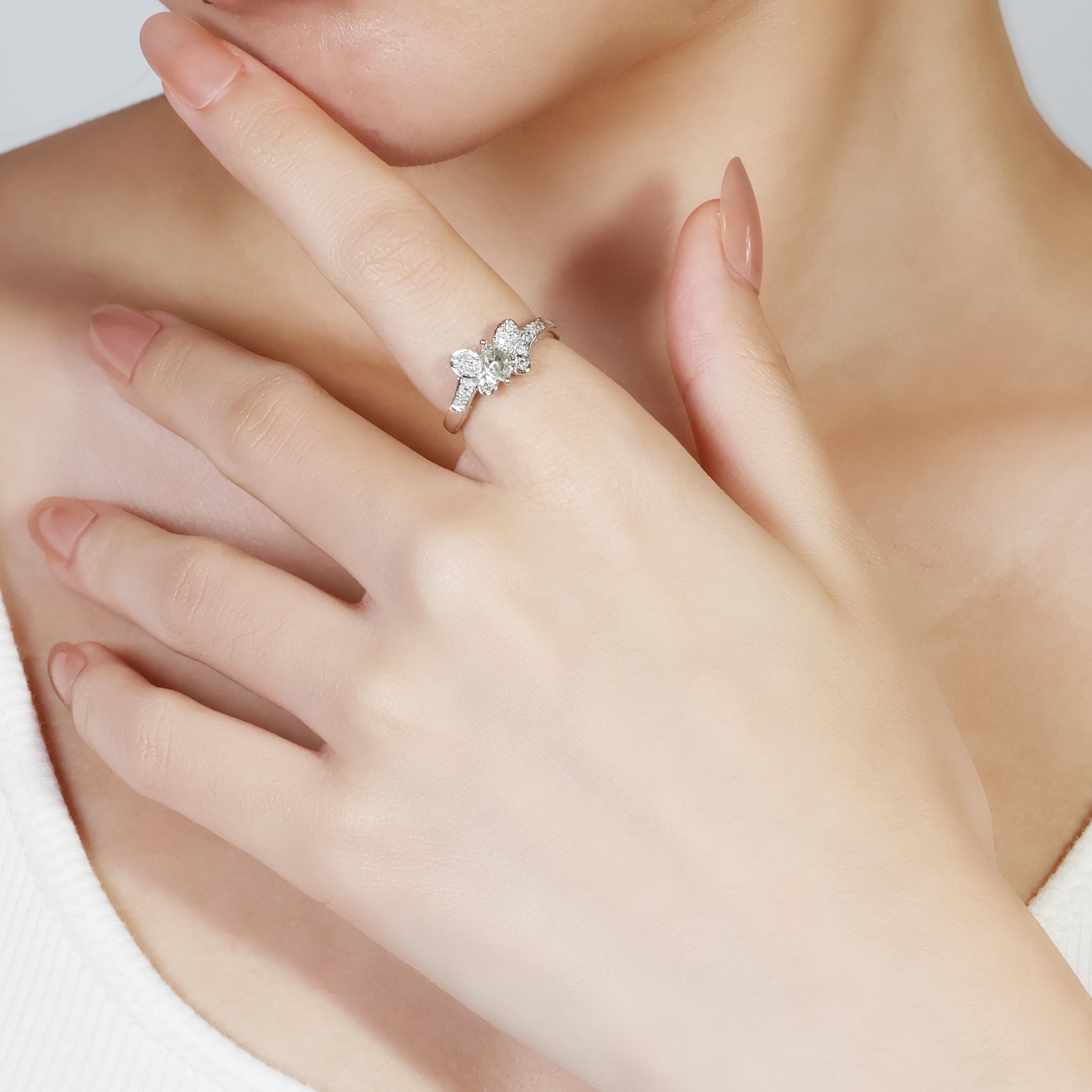 Stunning 0.505ct Diamonds Butterfly-Shaped Ring in 18K White Gold For Sale 3