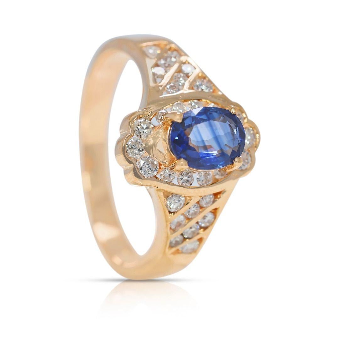 Superbe bague en or jaune 18 carats, saphir 0,62 carat et diamants naturels Excellent état - En vente à רמת גן, IL