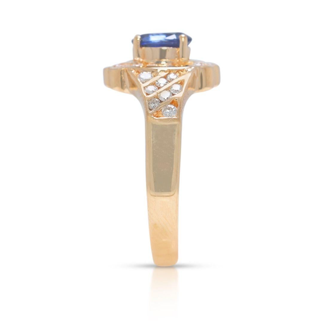 Superbe bague en or jaune 18 carats, saphir 0,62 carat et diamants naturels en vente 1