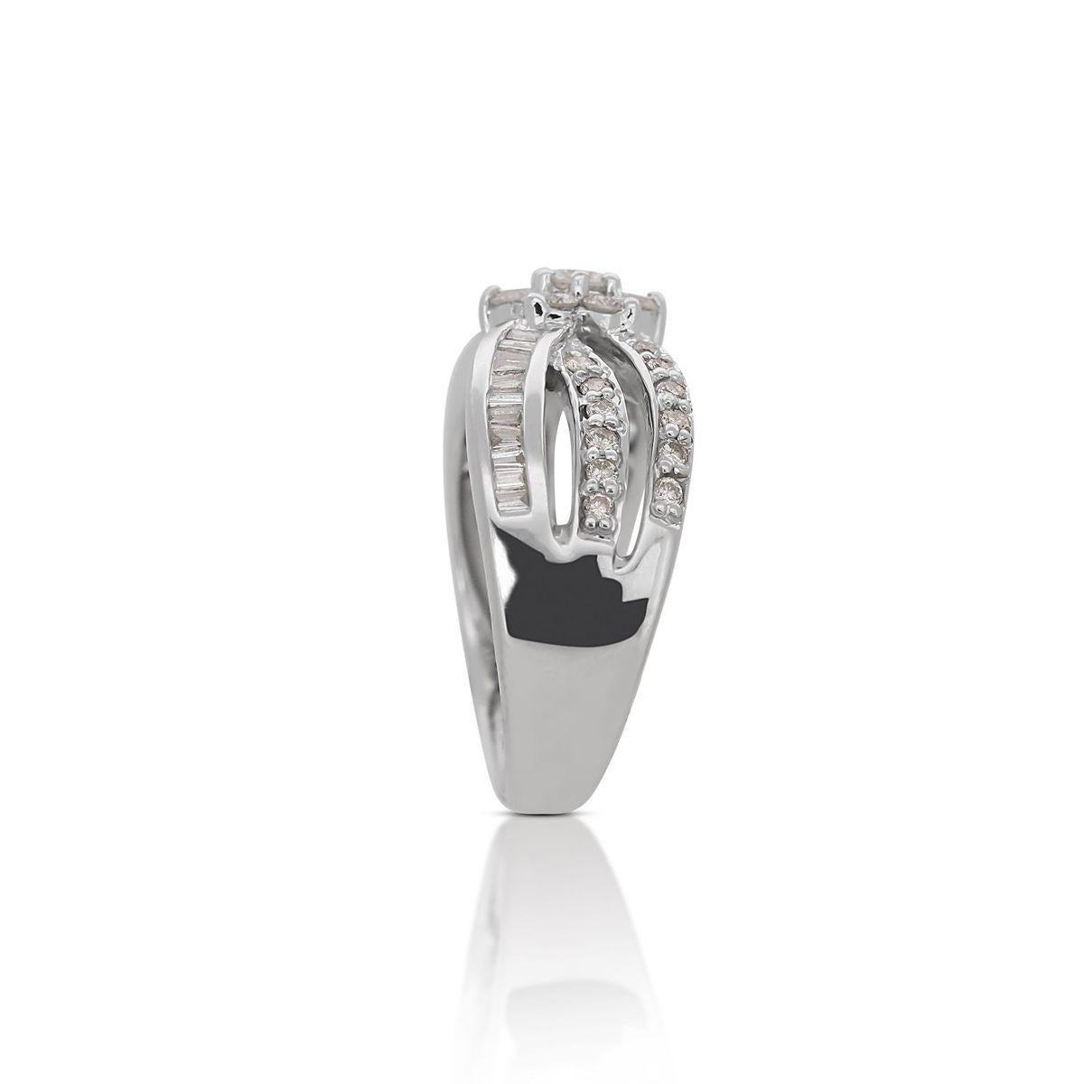 Stunning 0.64ct Ribbon Shaped Diamond Ring For Sale 1
