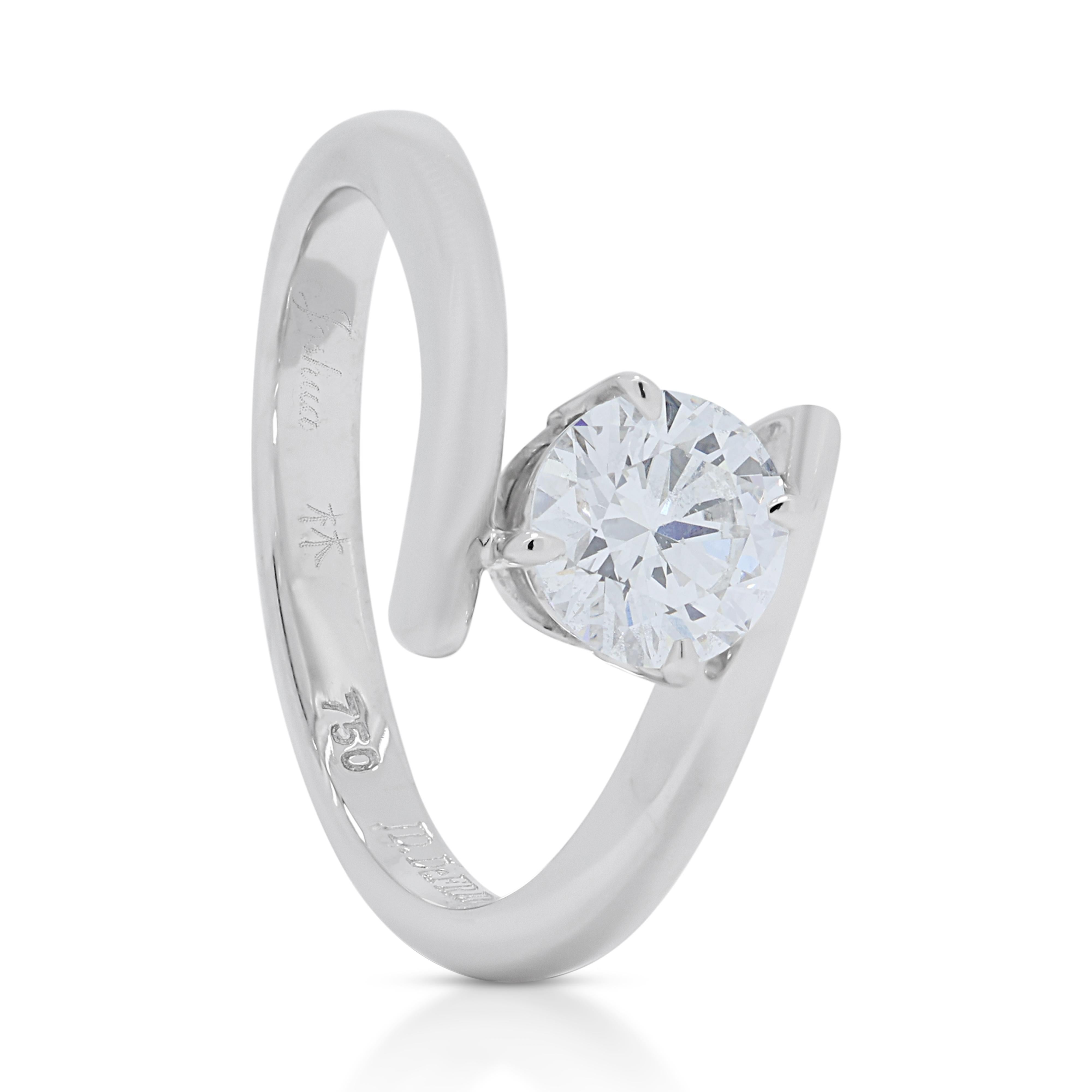 Stunning 0.72ct Diamond Solitaire Ring in 18K White Gold For Sale 2
