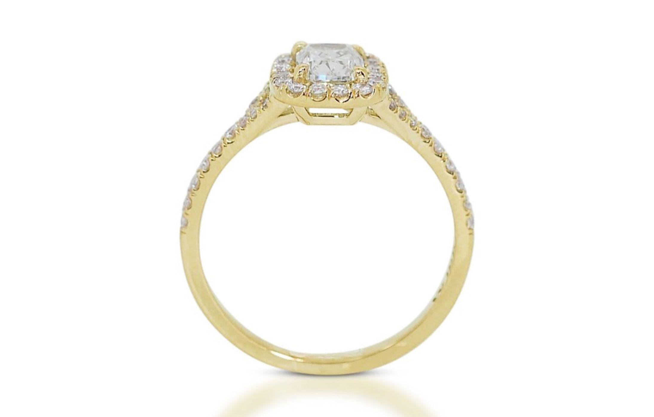 Stunning 0.75ct Cushion-cut Diamond Pave Ring in 18K Yellow Gold 1