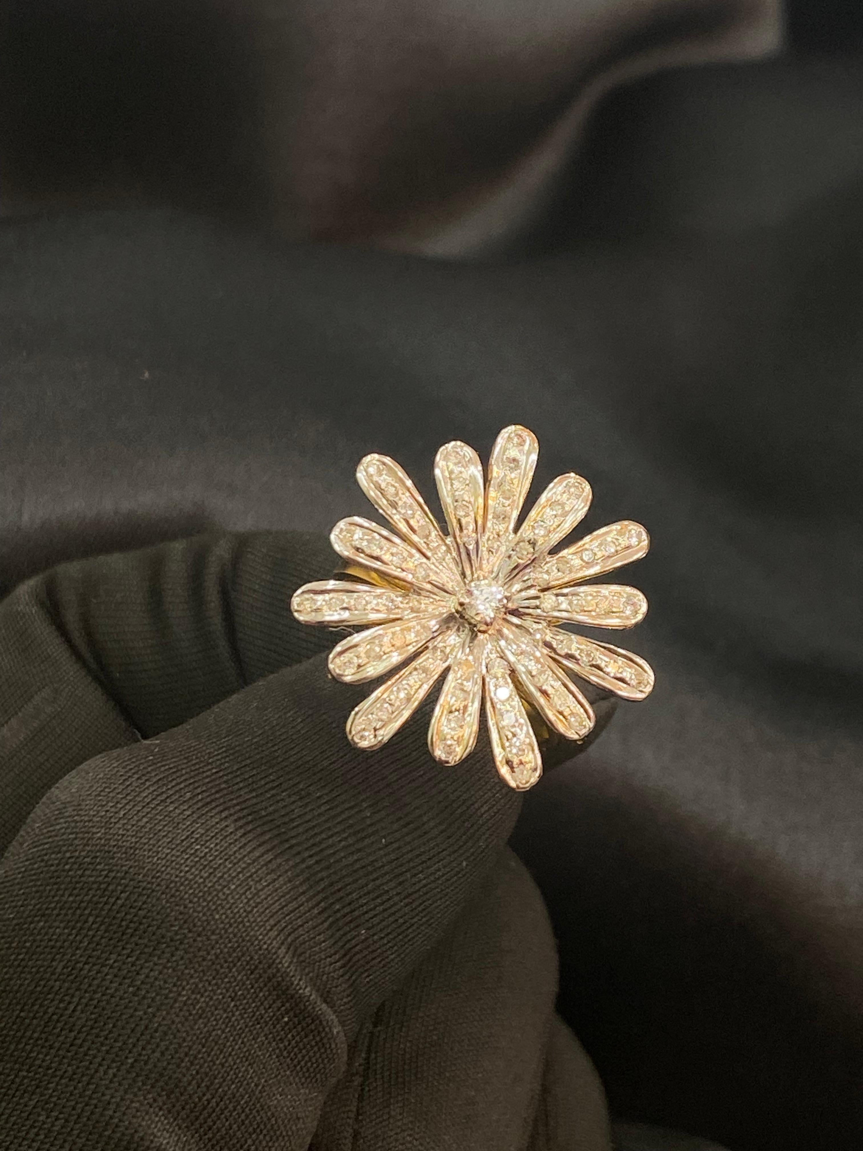 Contemporaneo Stupefacente anello con diamanti naturali taglio brillante rotondo da 0,80 carati F/VS1 in oro 14K in vendita