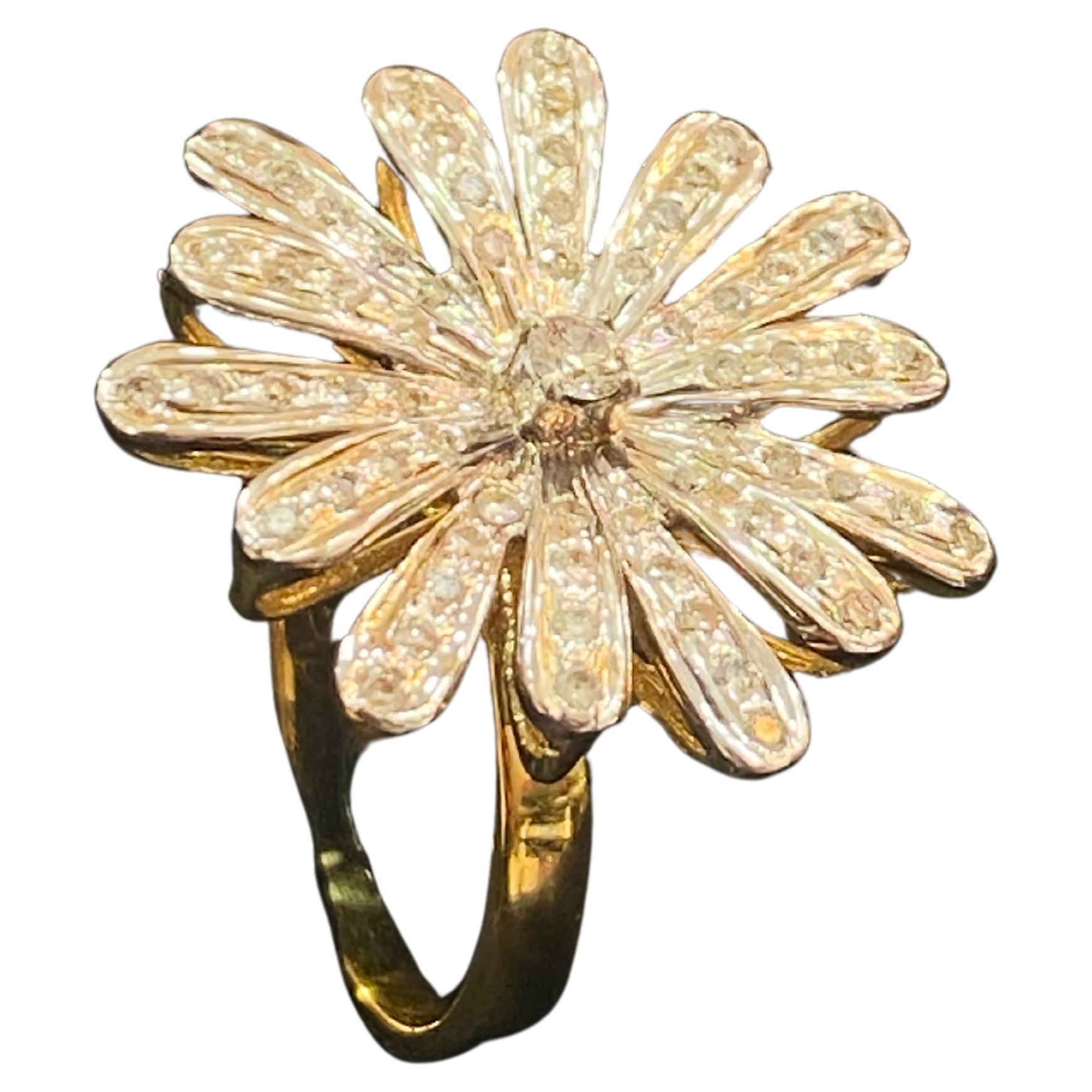 Stunning 0.80 Cts F/VS1 Round Brilliant Cut Natural Diamonds Daisy Ring 14K Gold For Sale