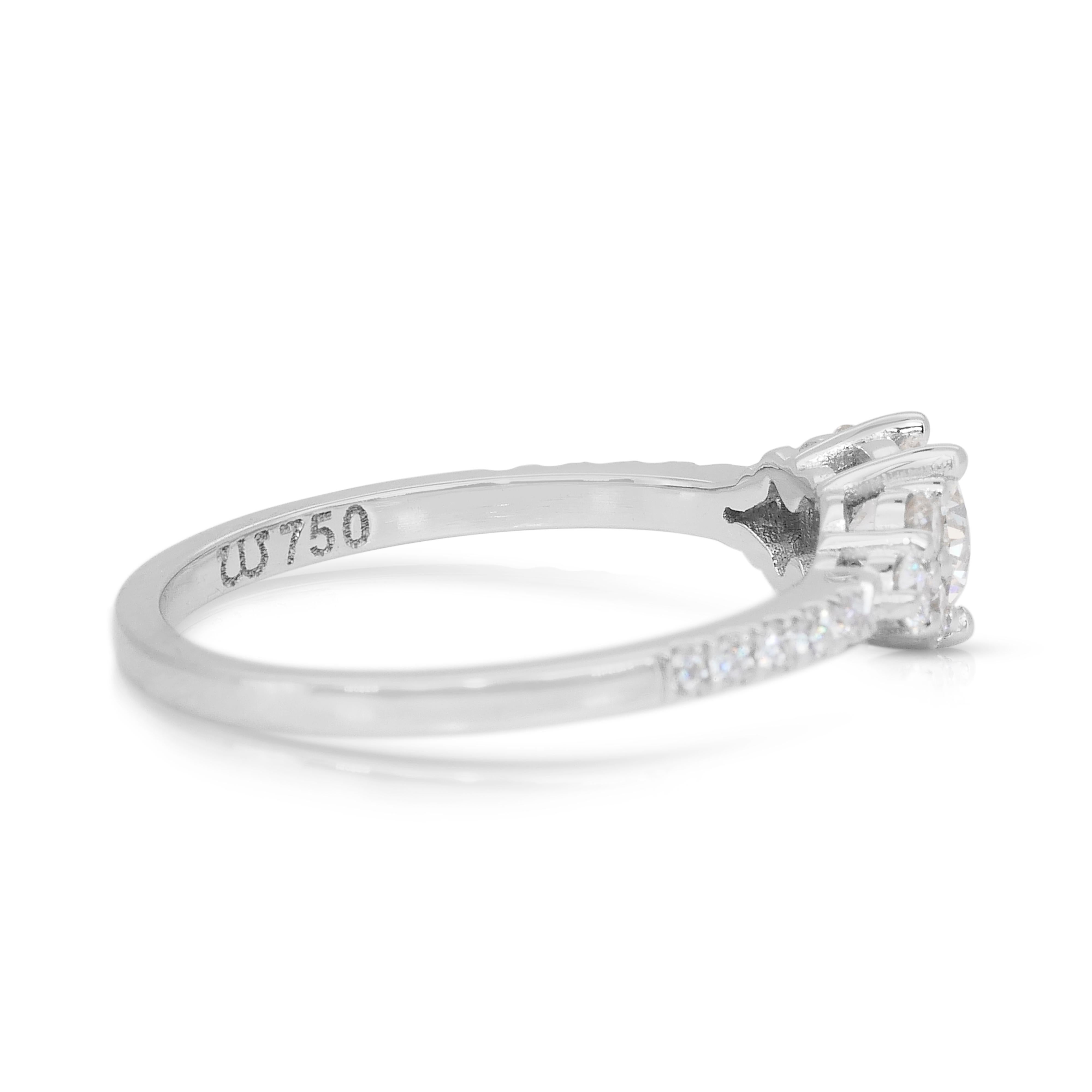 Atemberaubende 0,80ct Diamanten Pave Ring in 18k Weißgold - IGI zertifiziert (Rundschliff) im Angebot