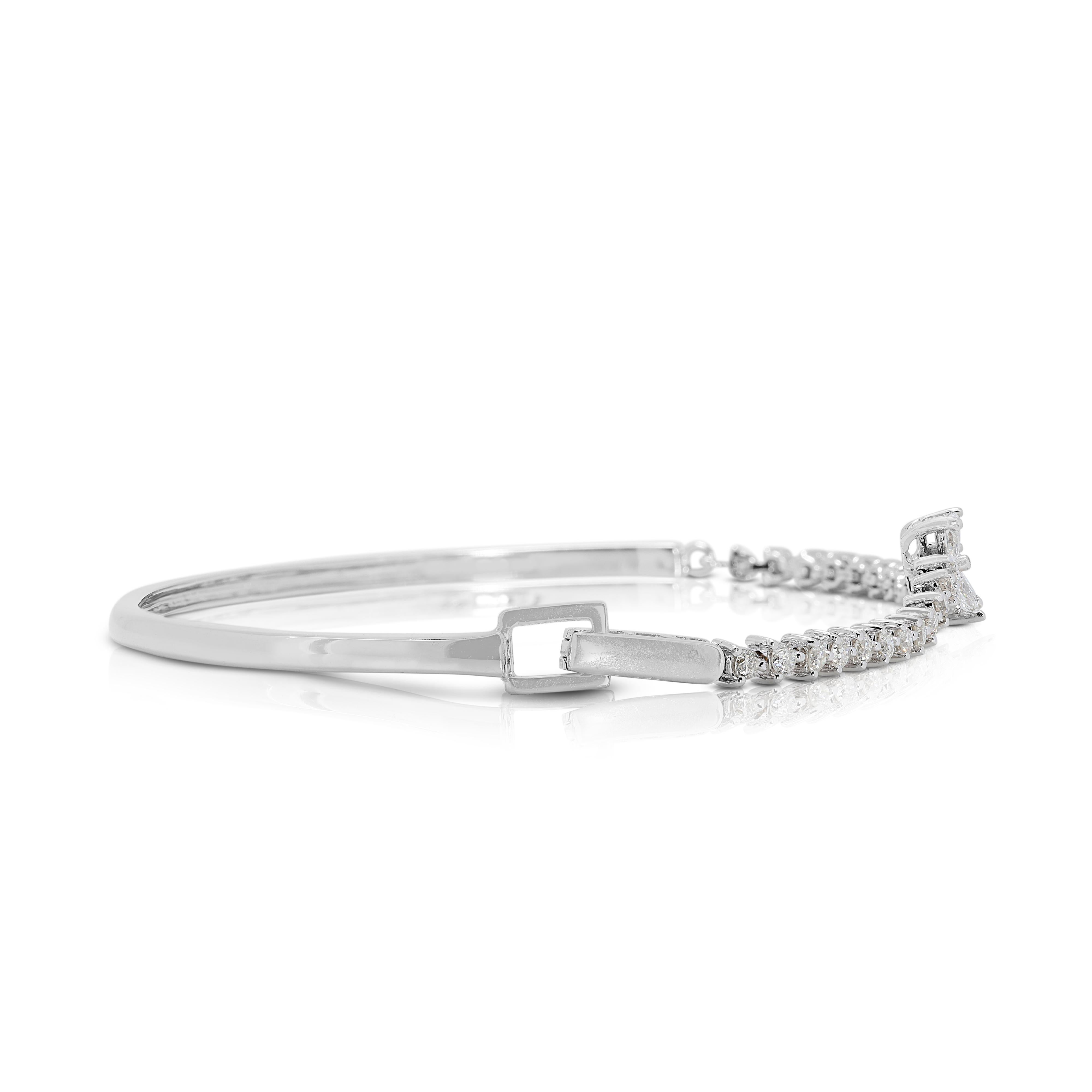Atemberaubendes Armband mit 0,89 Karat Naturdiamanten aus 18 Karat Weißgold (Marquiseschliff)