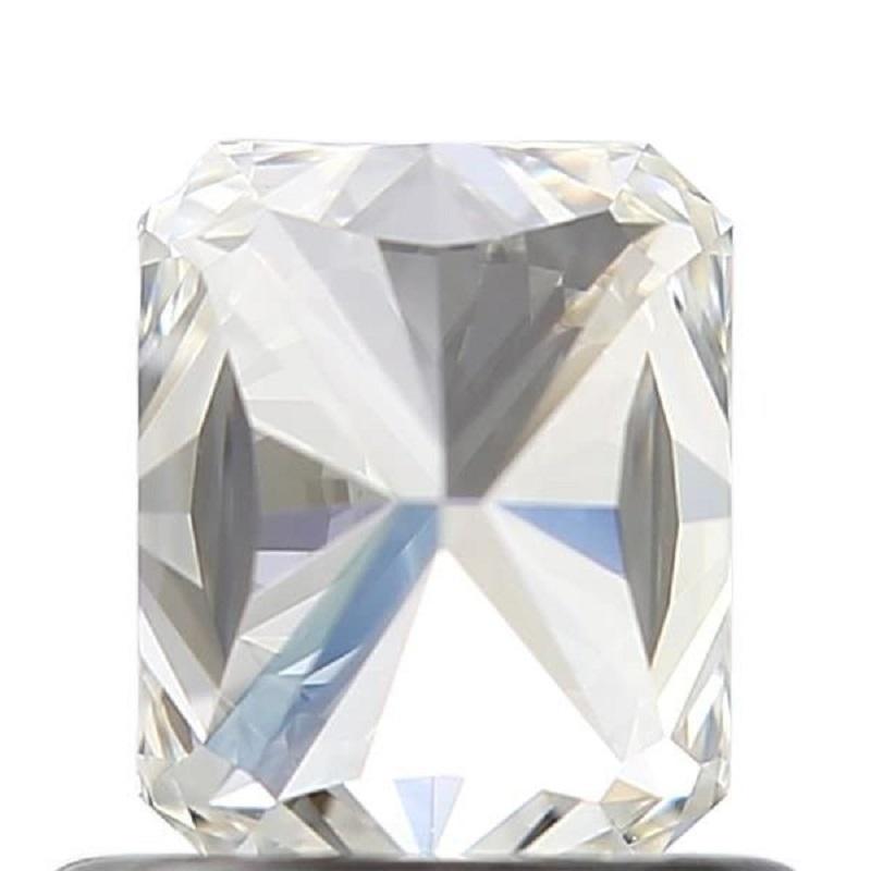 Radiant Cut Stunning 1 Pc Natural Diamonds with 0.70 Ct Radiant H VS1 GIA Certificate For Sale