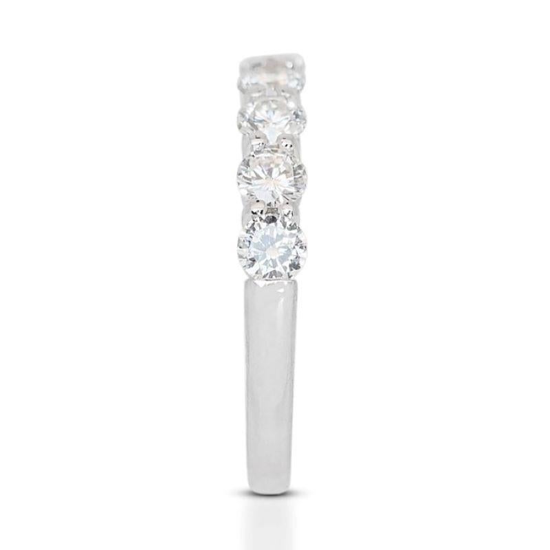 Round Cut Stunning 1.03 Carat Round Brilliant Diamond Ring in 18K White Gold For Sale
