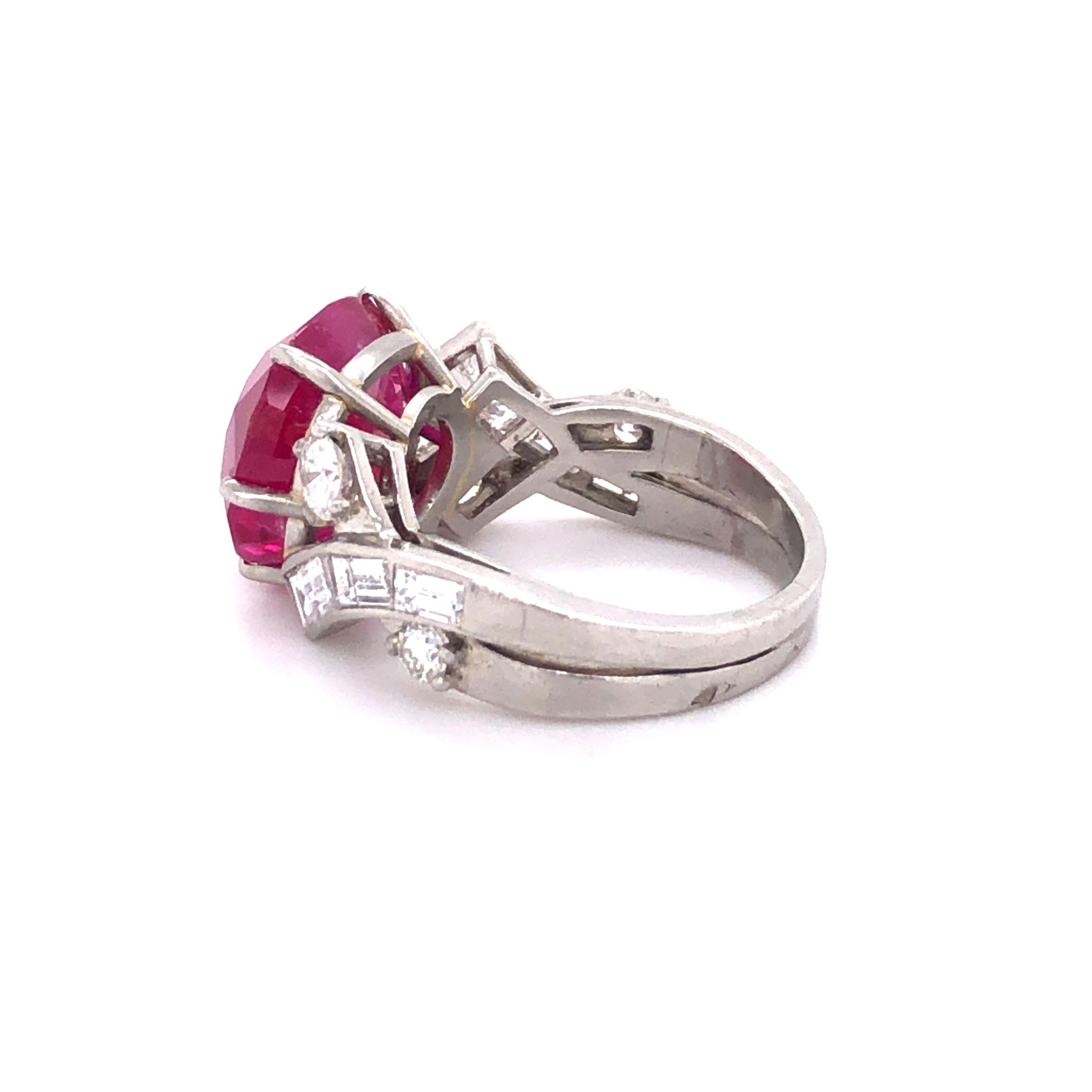 Women's or Men's Stunning 10.40 Carat Burma Ruby and Diamond Ring in Platinum 950