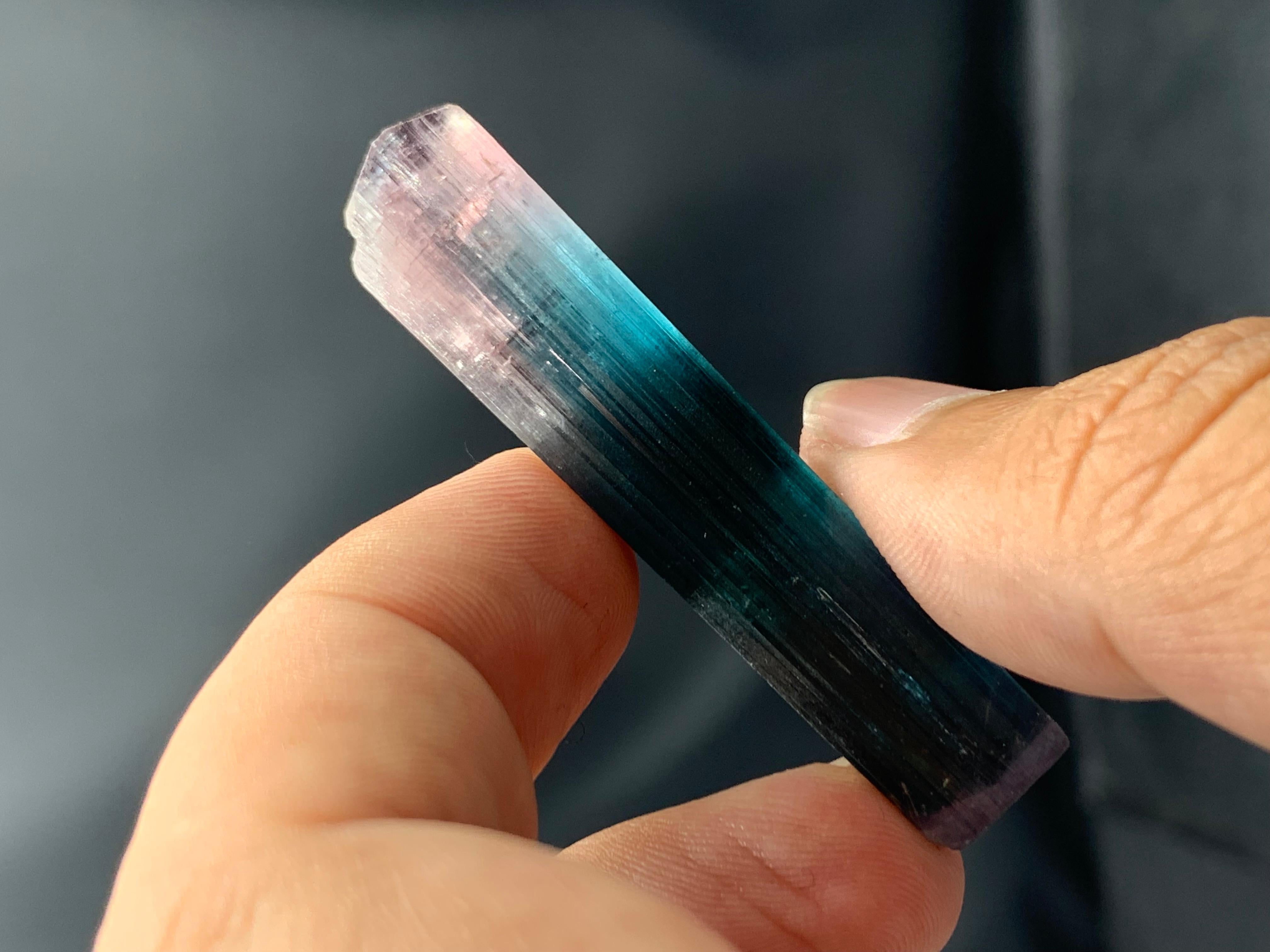 Atemberaubender 10,47 Gramm Bi Farbe Turmalin Kristall aus Afghanistan-Mine im Angebot 6