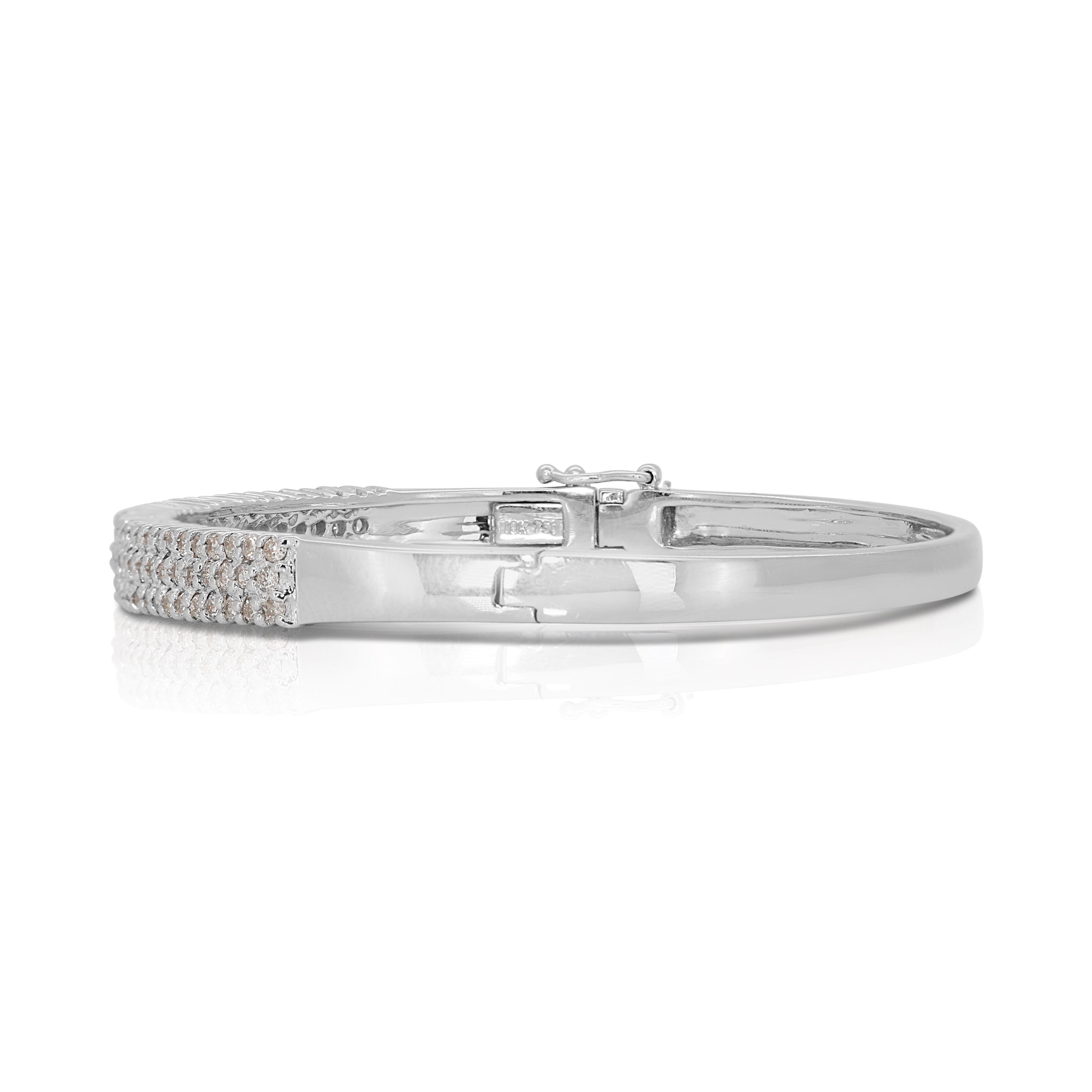 Stunning 1.08ct Round Brilliant Natural Diamond Bangle in 18K White Gold For Sale 1