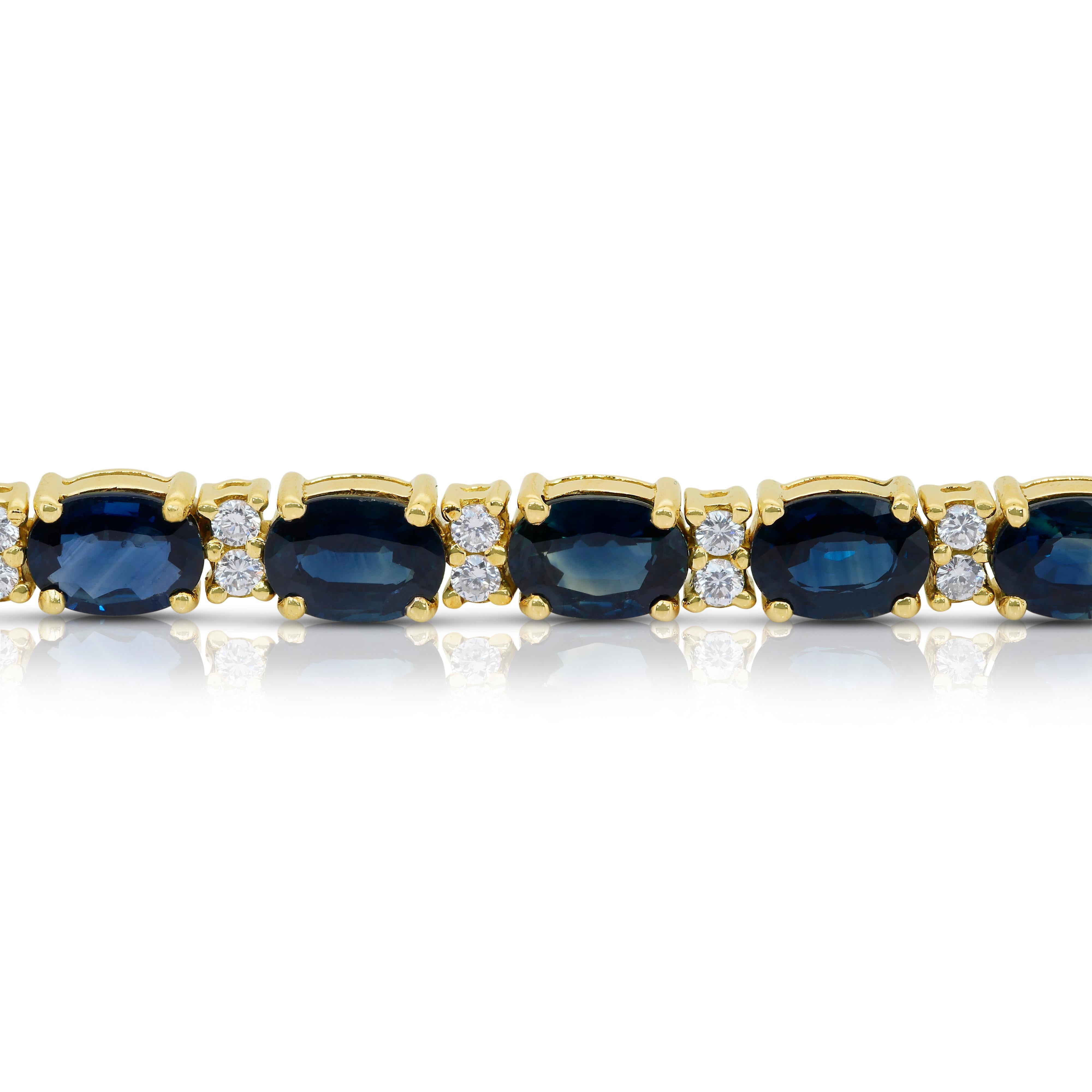 Bracelet en or jaune 14k de 10.90ct de saphirs et diamants - Certifié IGI

Ce superbe bracelet met en valeur 8 saphirs bleus royaux de taille ovale, totalisant 10,12 carats, chaque pierre dégageant une profondeur et un charme royal. Accentuée par 14