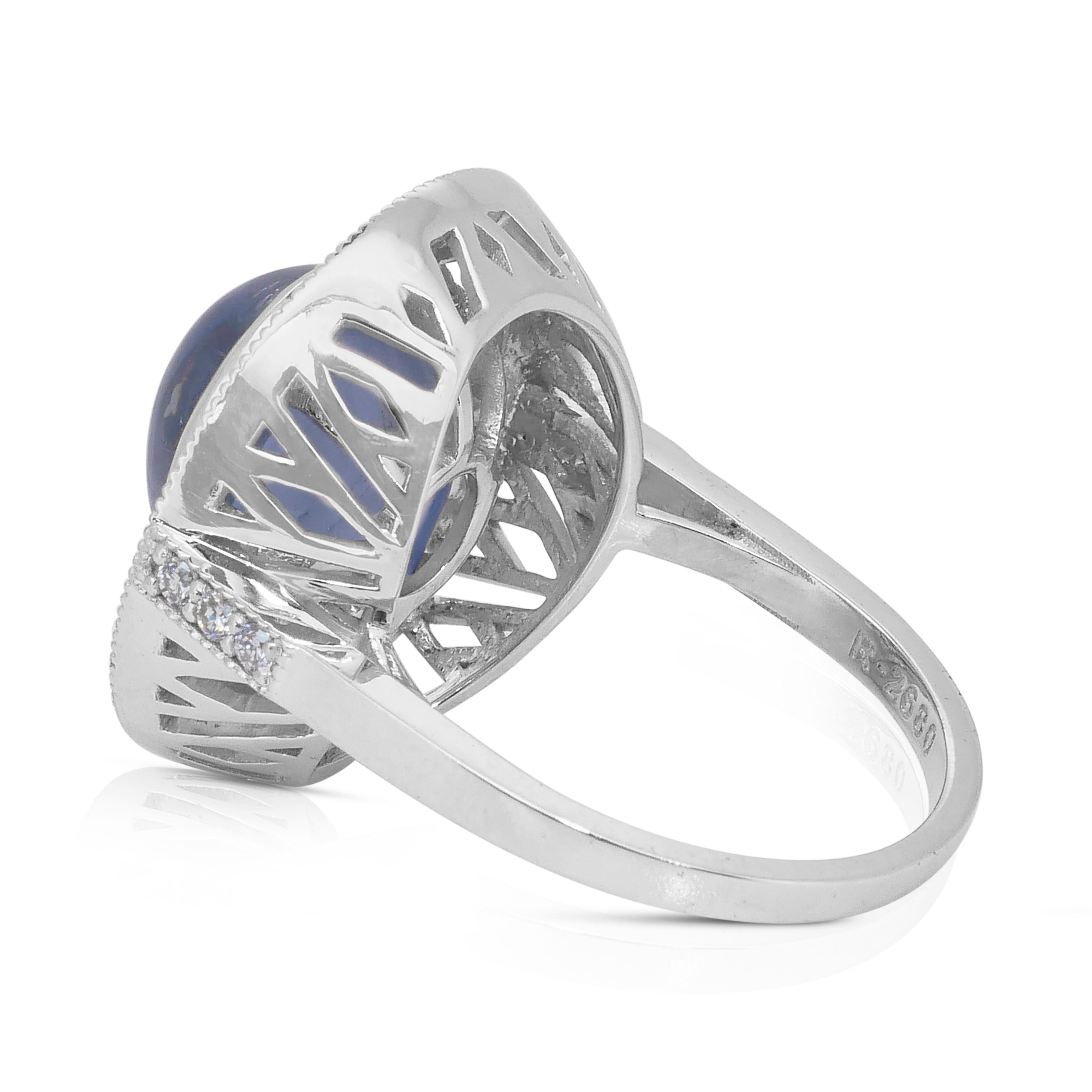 Superbe bague cocktail en or blanc 18 carats, saphir étoilé 10,92 carats et diamants Pour femmes en vente
