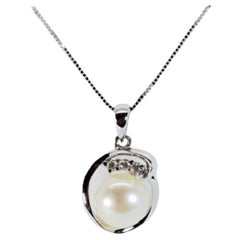 Stunning 10K White Gold Necklace with 0.08 ct Natural Pearl 