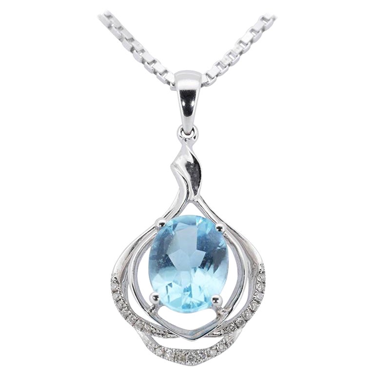 Impresionante Collar de Oro Blanco de 10k con Diamantes Naturales y Topacio de 3,16 qt Corte redondo