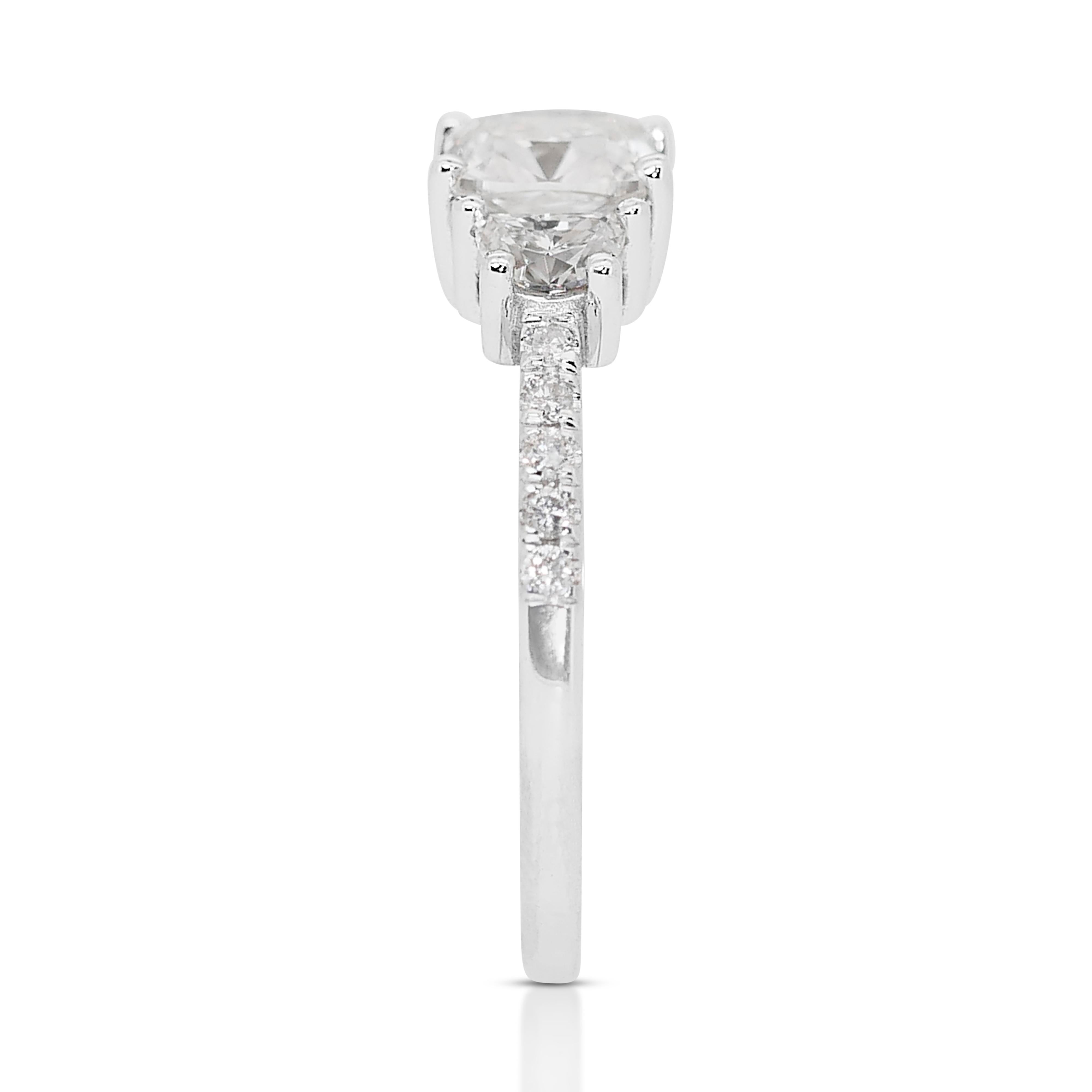 Stunning 1.10ct Diamonds 3-Stone Ring in 18k White Gold - GIA Certified For Sale 1
