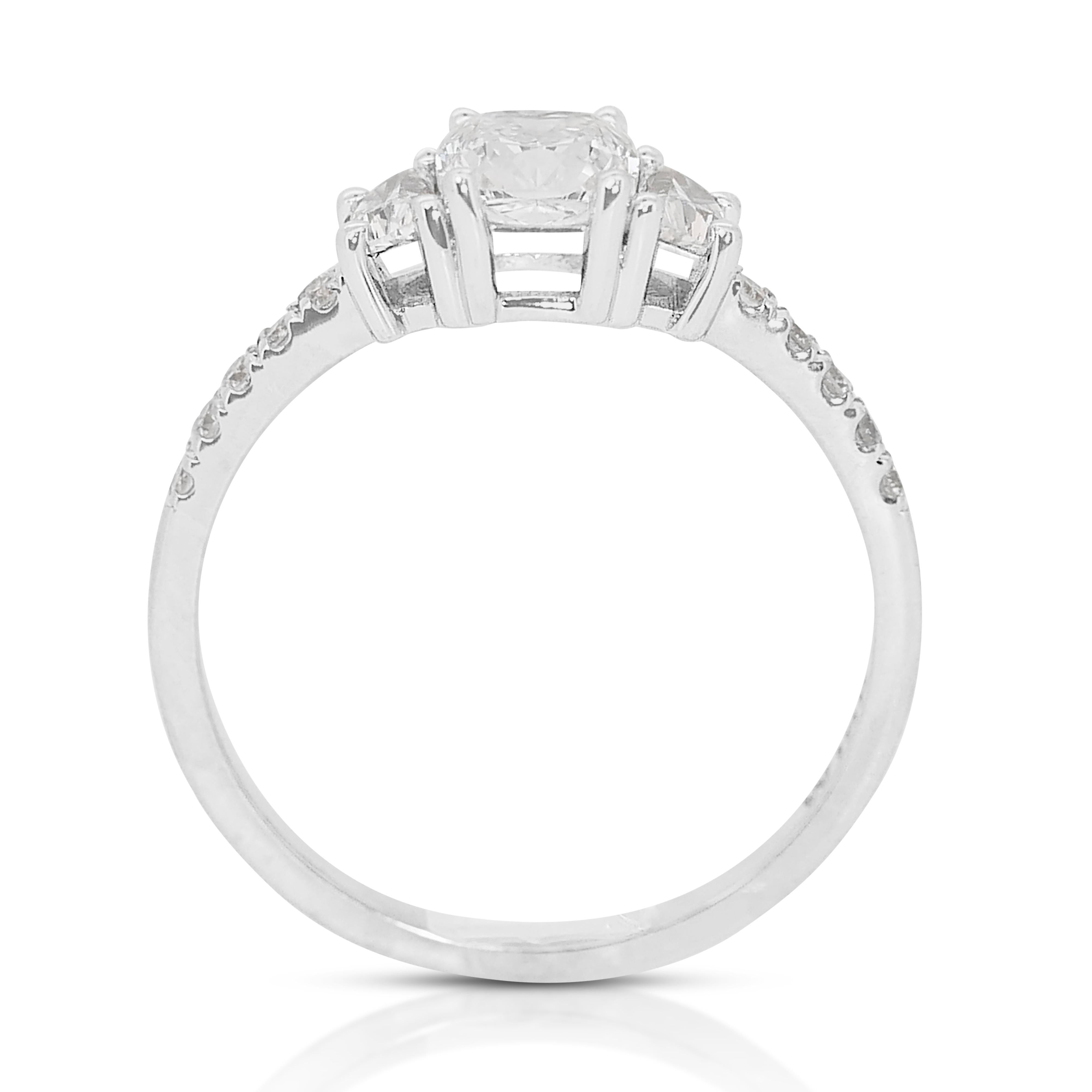 Stunning 1.10ct Diamonds 3-Stone Ring in 18k White Gold - GIA Certified For Sale 2