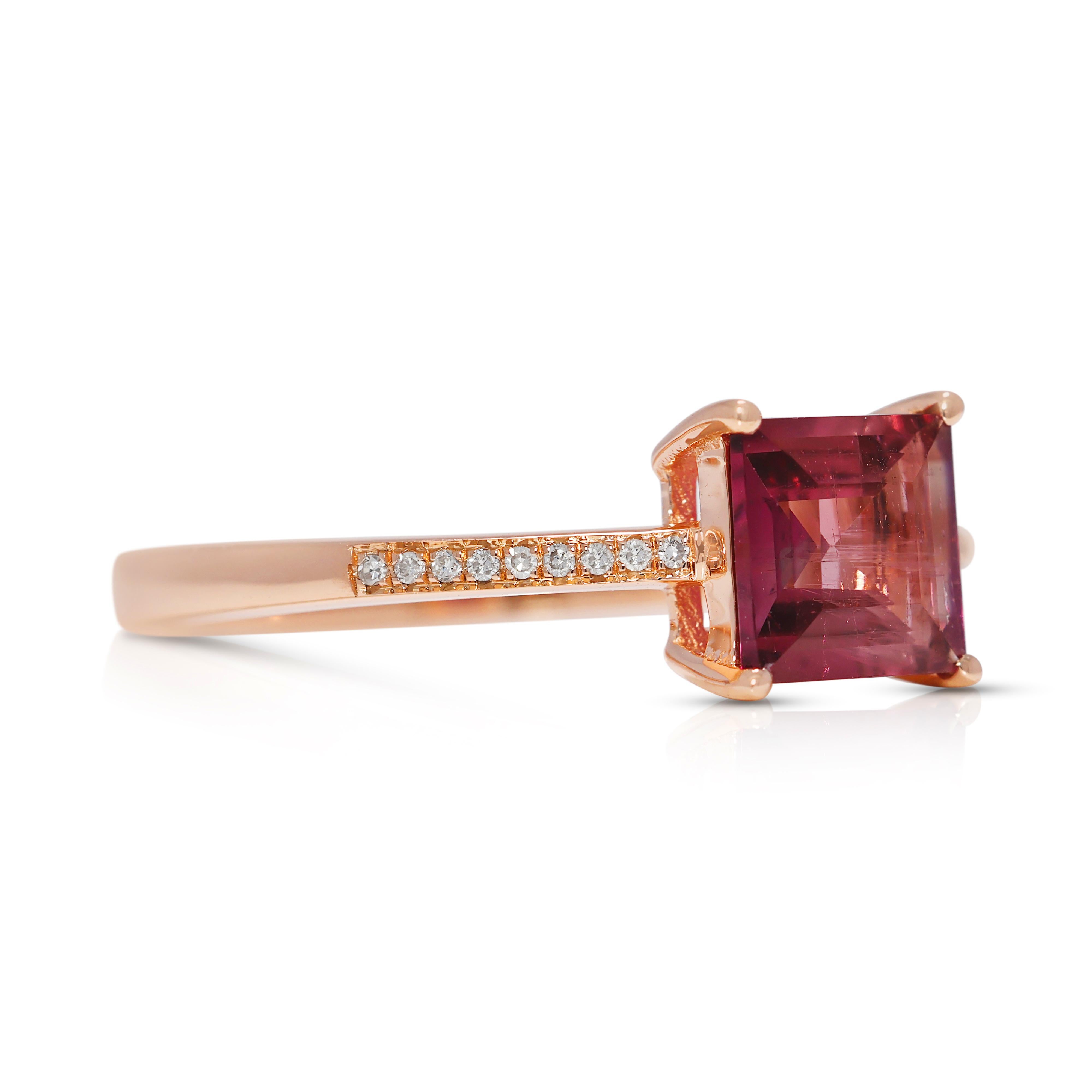 Stunning 1.14ct Tourmaline & Natural Diamond 18K Rose Gold Pave Ring In New Condition For Sale In רמת גן, IL