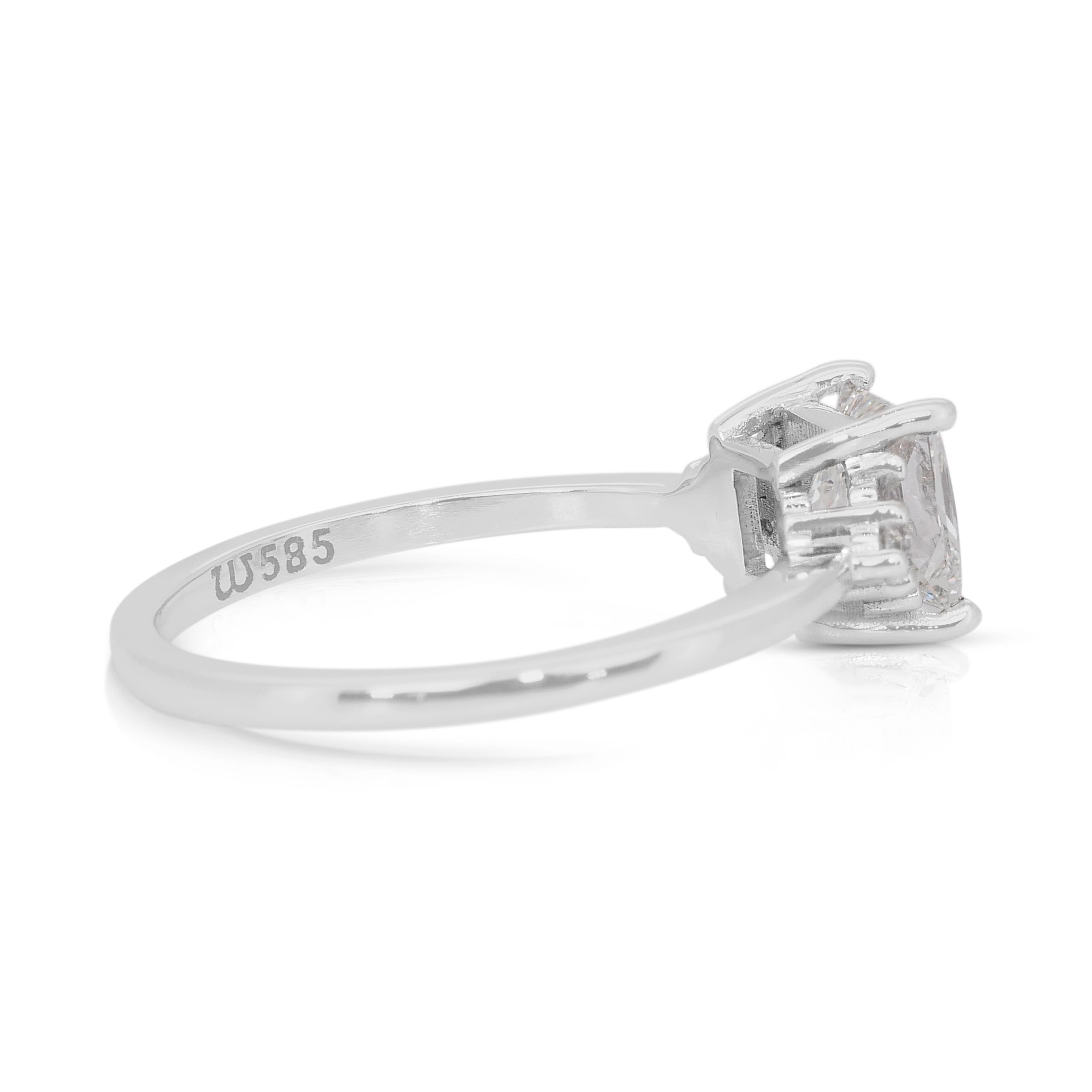 Stupendo anello con cluster di diamanti da 1,15 carati in oro bianco 14k - Certificato GIA In condizioni Nuovo in vendita a רמת גן, IL