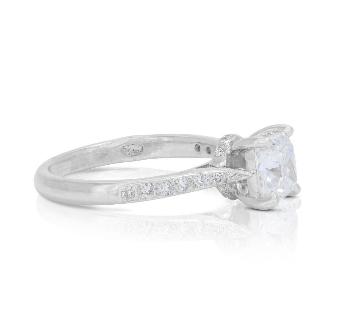 Stunning 1.16ct Diamond Solitaire Ring with Side Diamonds set in 18K White Gold For Sale 2