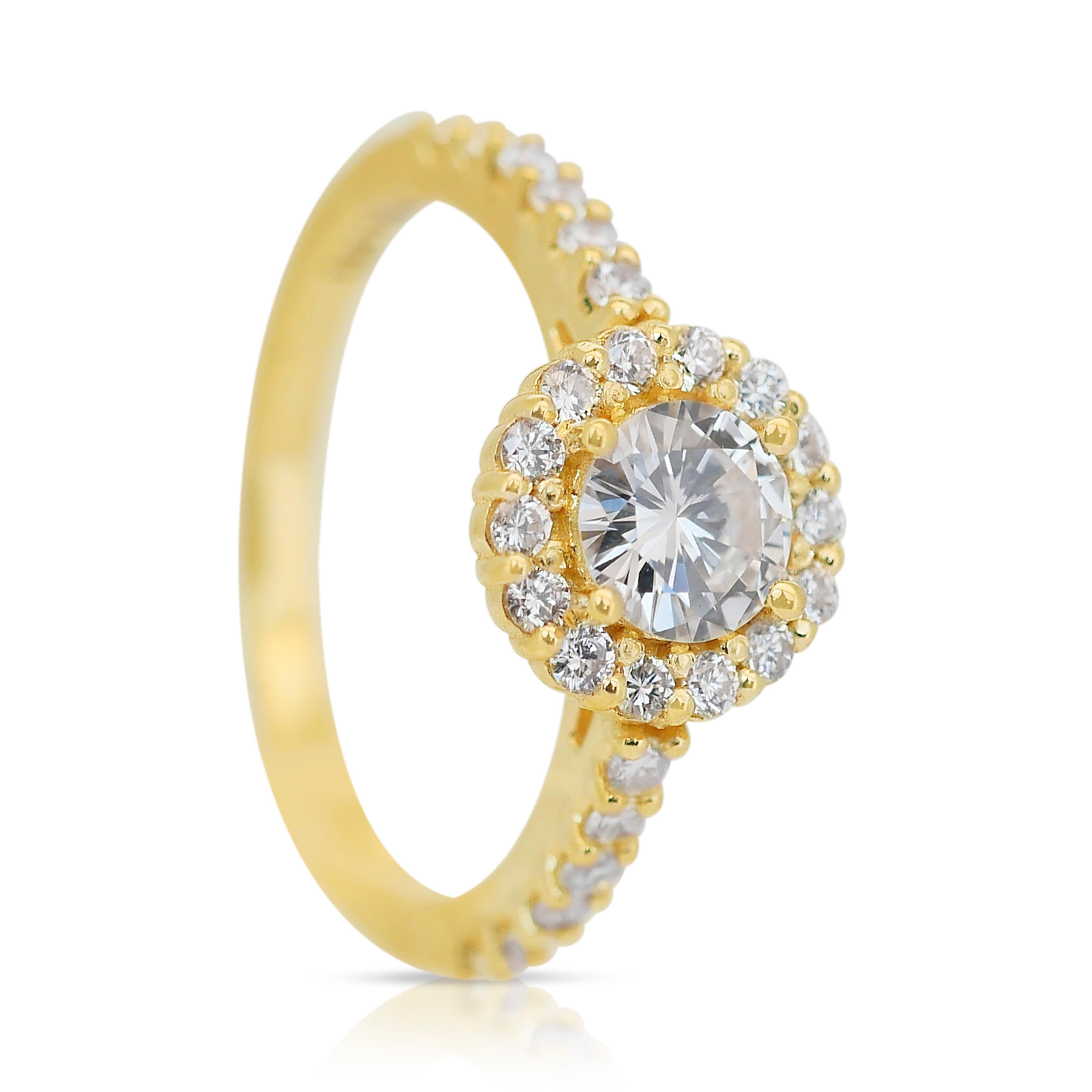 Stunning 1.18ct Diamonds Halo Ring in 18k Yellow Gold - IGI Certified For Sale 2
