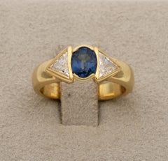 Stunning 1.20 Carat Natural Sapphire 1.10 Carat Triangular Diamond Ring