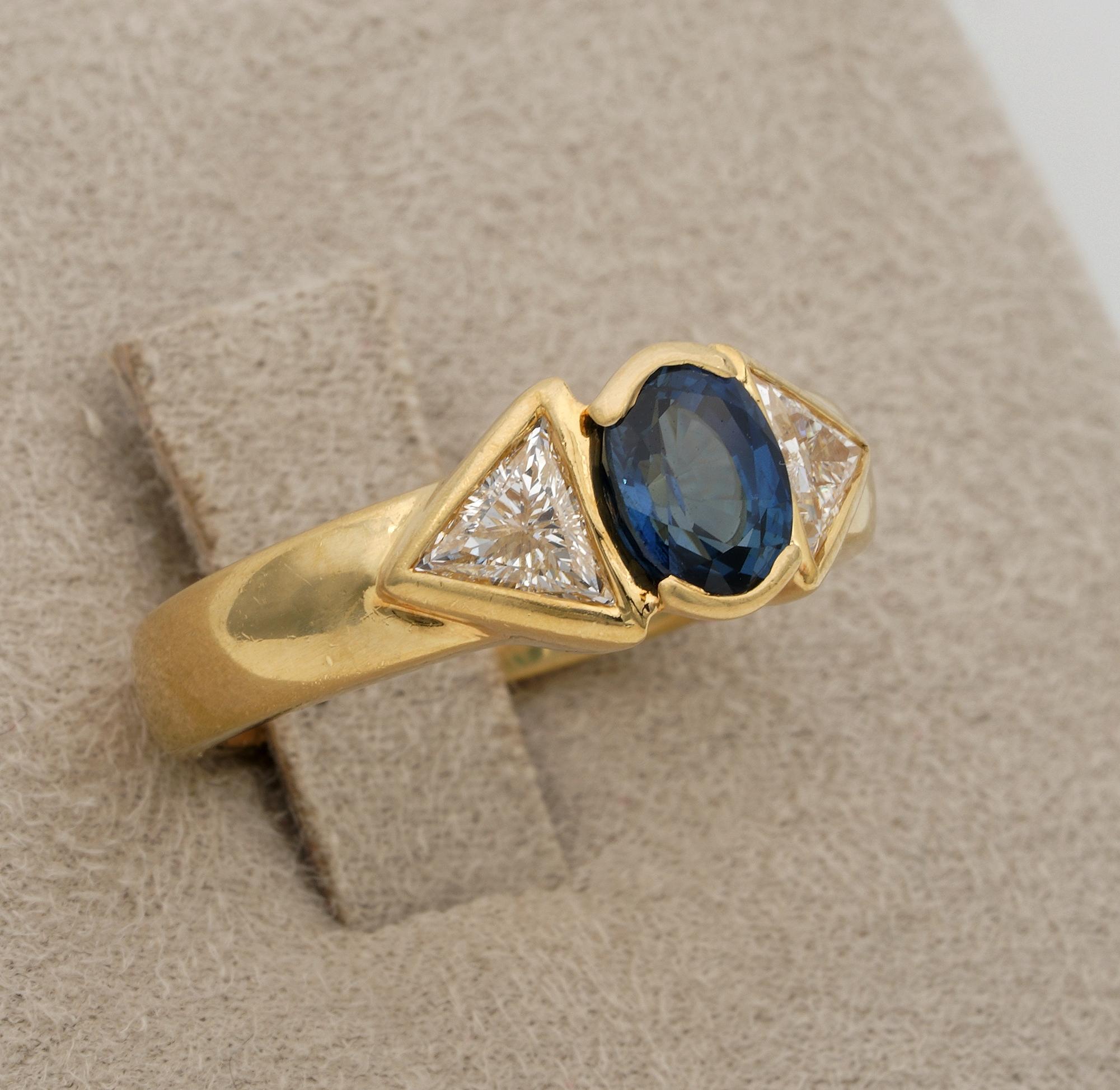 Contemporary Stunning 1.20 Carat Natural Sapphire 1.10 Carat Triangular Diamond Ring For Sale