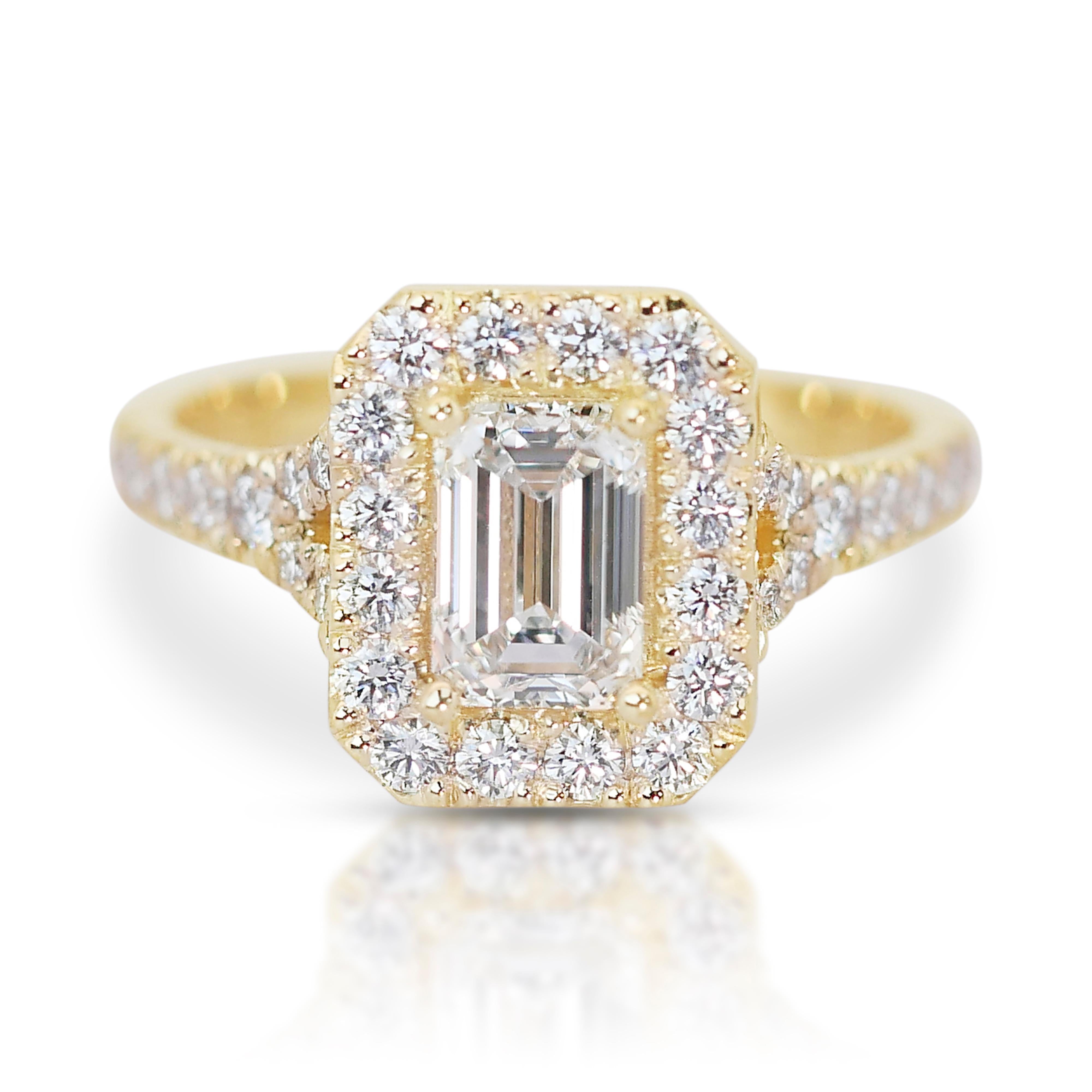 Stunning 1.22ct Diamonds Halo Ring in 18k Yellow Gold - GIA Certified 2