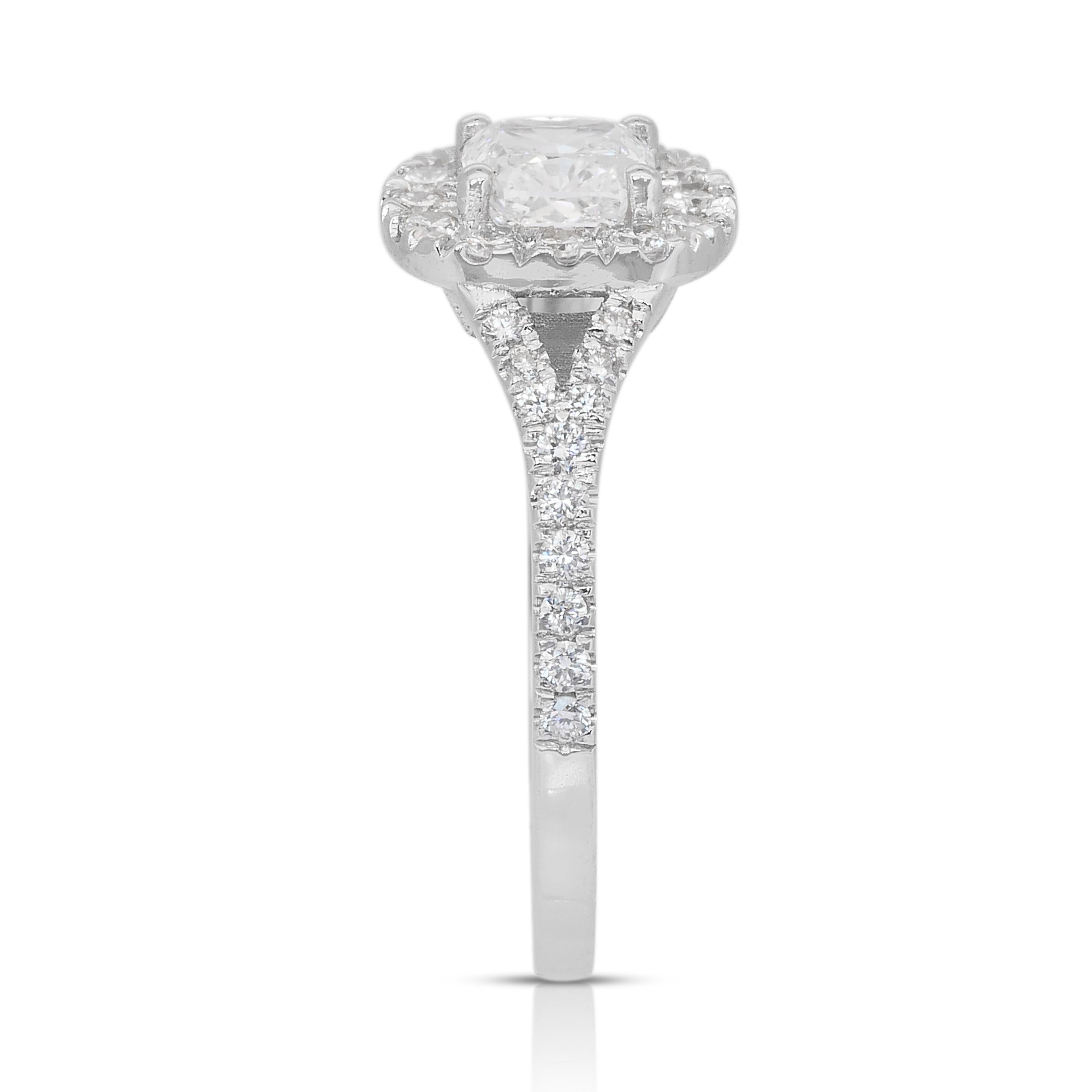Stupendo anello aureolato con diamanti doppio taglio ideale eccellente da 1,23 carati in oro bianco 18 carati in vendita 2