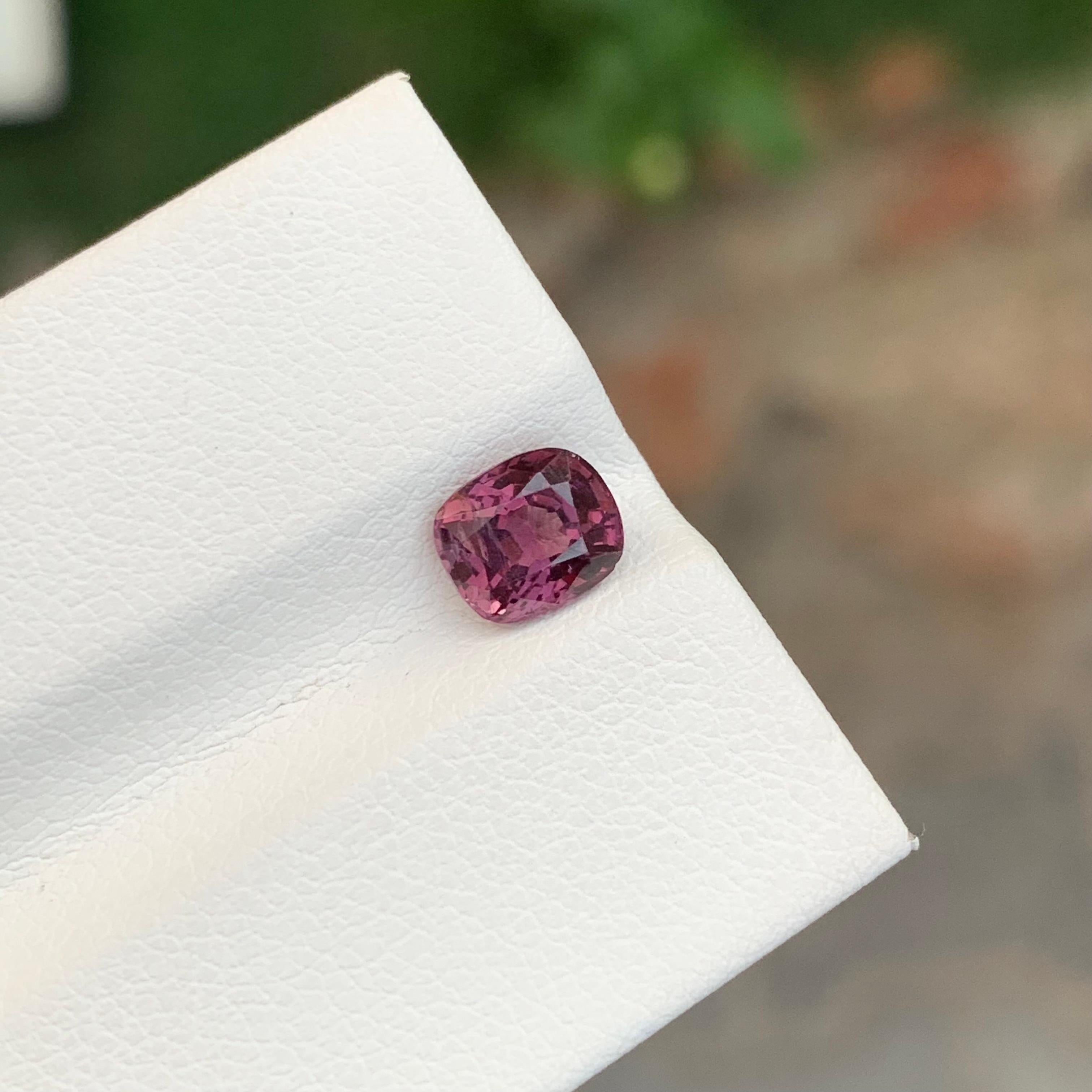 da uomo o donna Splendido spinello rosa marroncino vivido da 1,30 carati proveniente dalla miniera del Myanmar in vendita