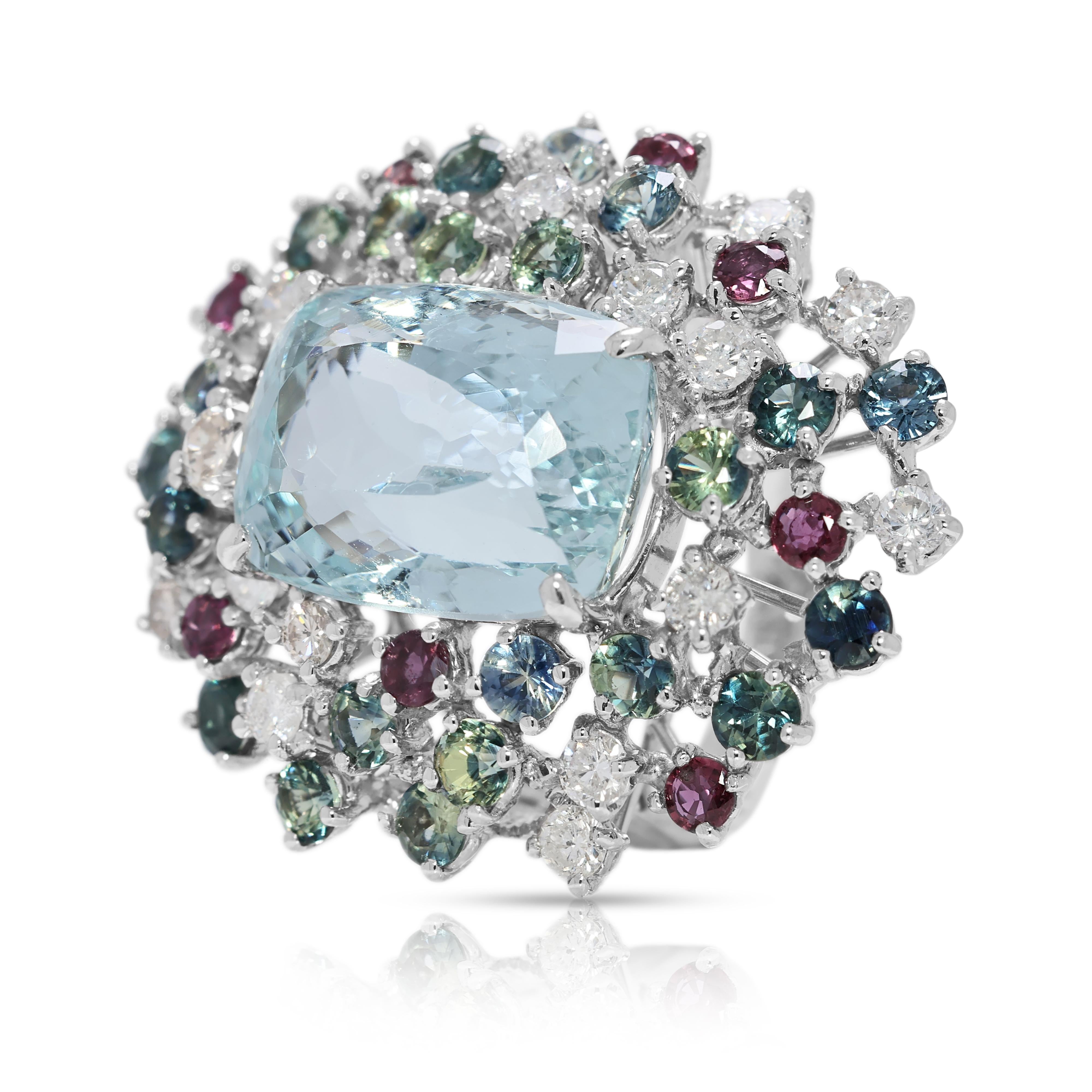 Atemberaubender 13,39ct Aquamarin, Diamant, Saphir & Rubin Cocktail Ring (Kissenschliff) im Angebot