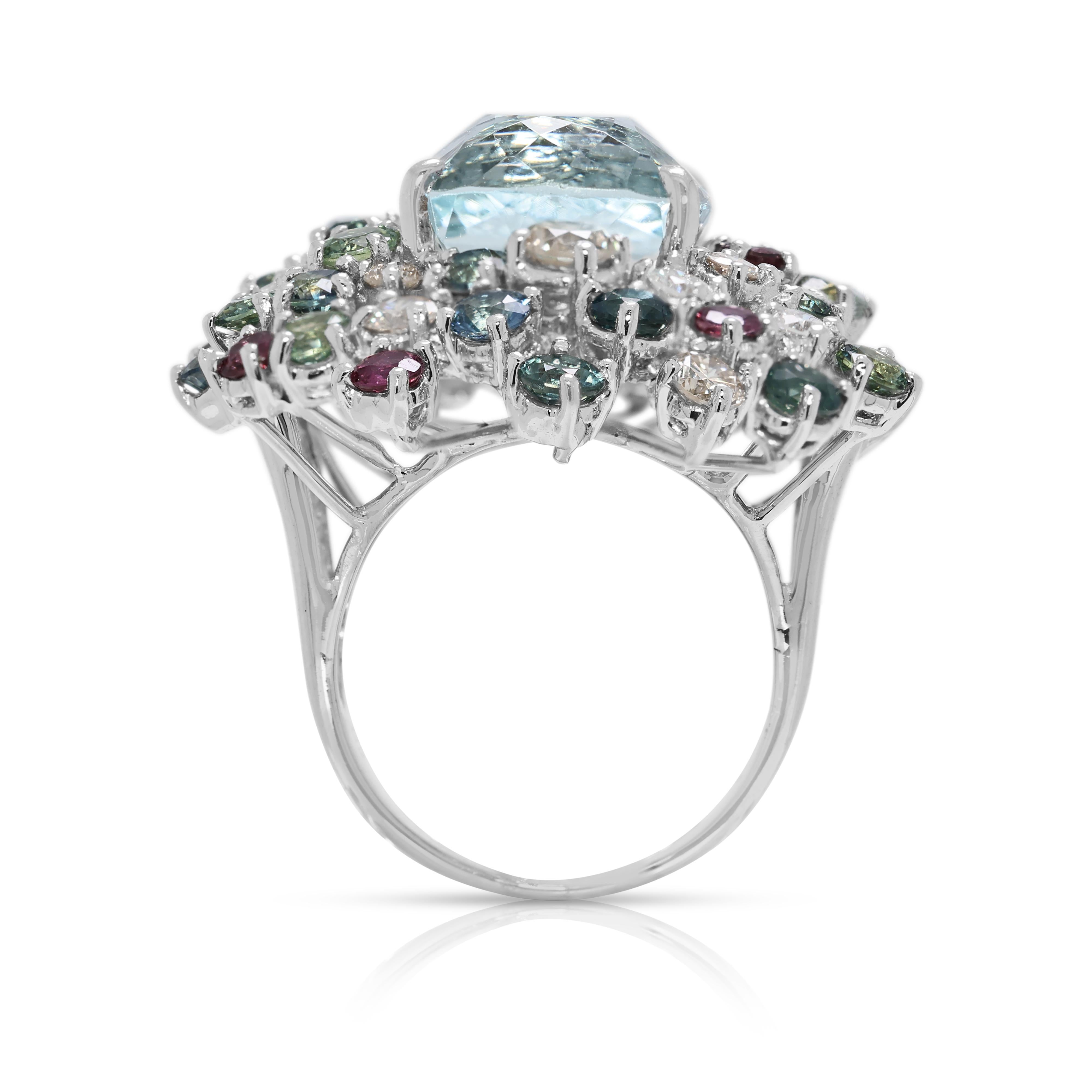 Atemberaubender 13,39ct Aquamarin, Diamant, Saphir & Rubin Cocktail Ring im Angebot 3