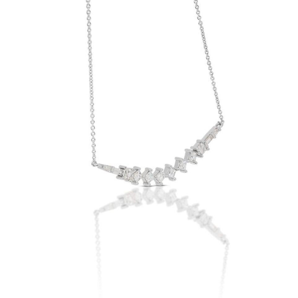 Stunning 1.35 Carat Diamond Necklace in 18K White Gold In New Condition For Sale In רמת גן, IL