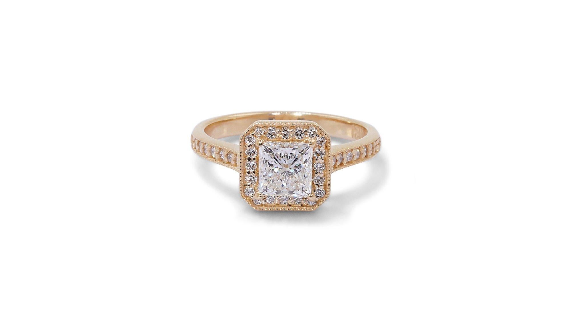 Stunning 1.35 Carat Princess Natural Diamond Ring in 18K Yellow Gold with IGI Certificate and Jewelry Box

This exquisite ring features a dazzling 1 carat princess natural diamond, set in a high-quality 18K Yellow Gold setting with a high polish.