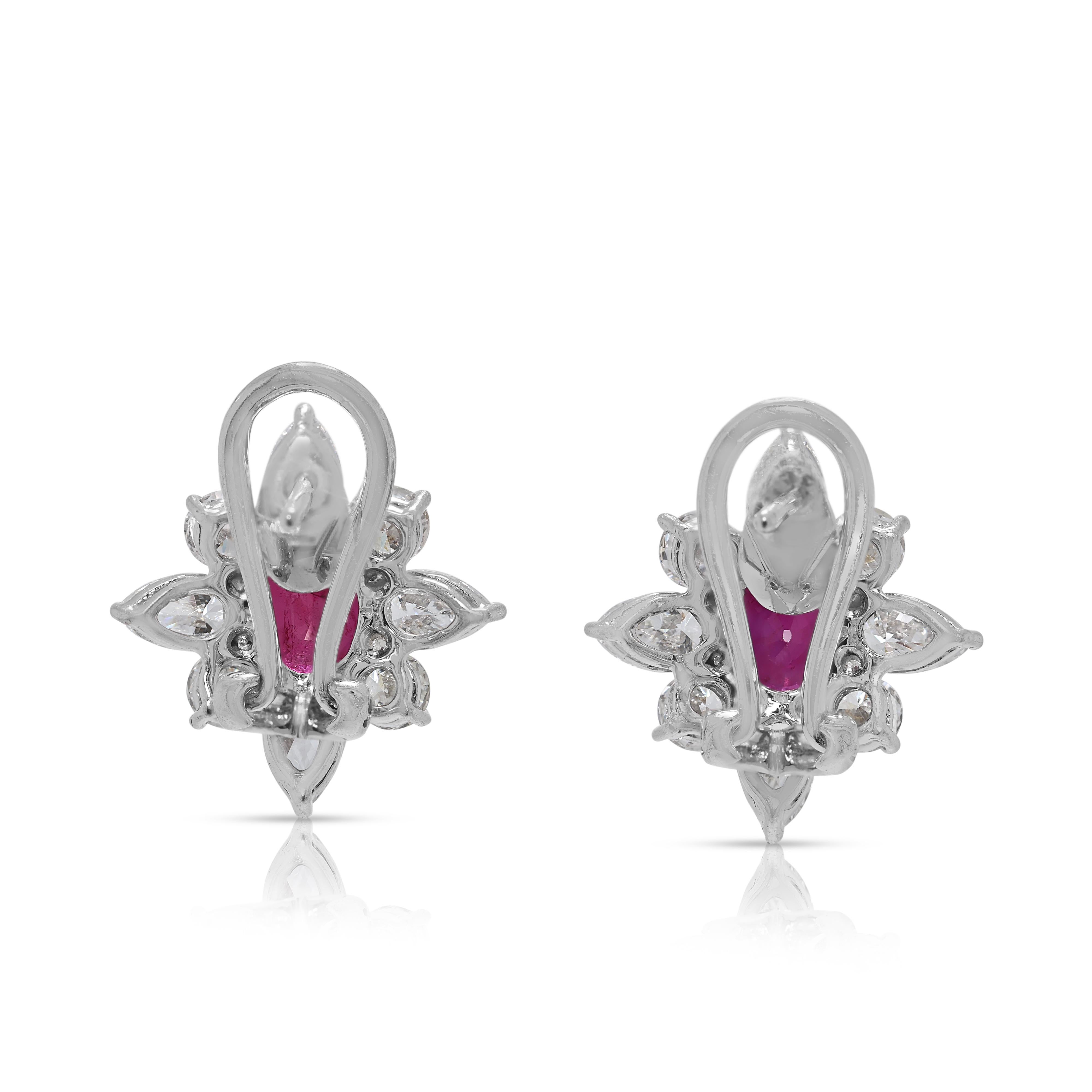 Boucles d'oreilles en or blanc 18 carats avec rubis et diamants de 1,36 ct. en vente 2