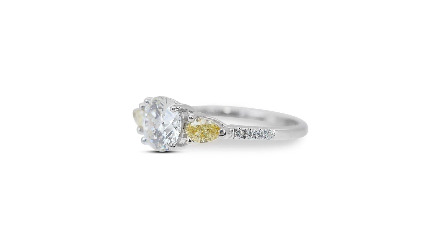 Stunning 1.37 Carat Round Brilliant Natural Diamond Ring 1