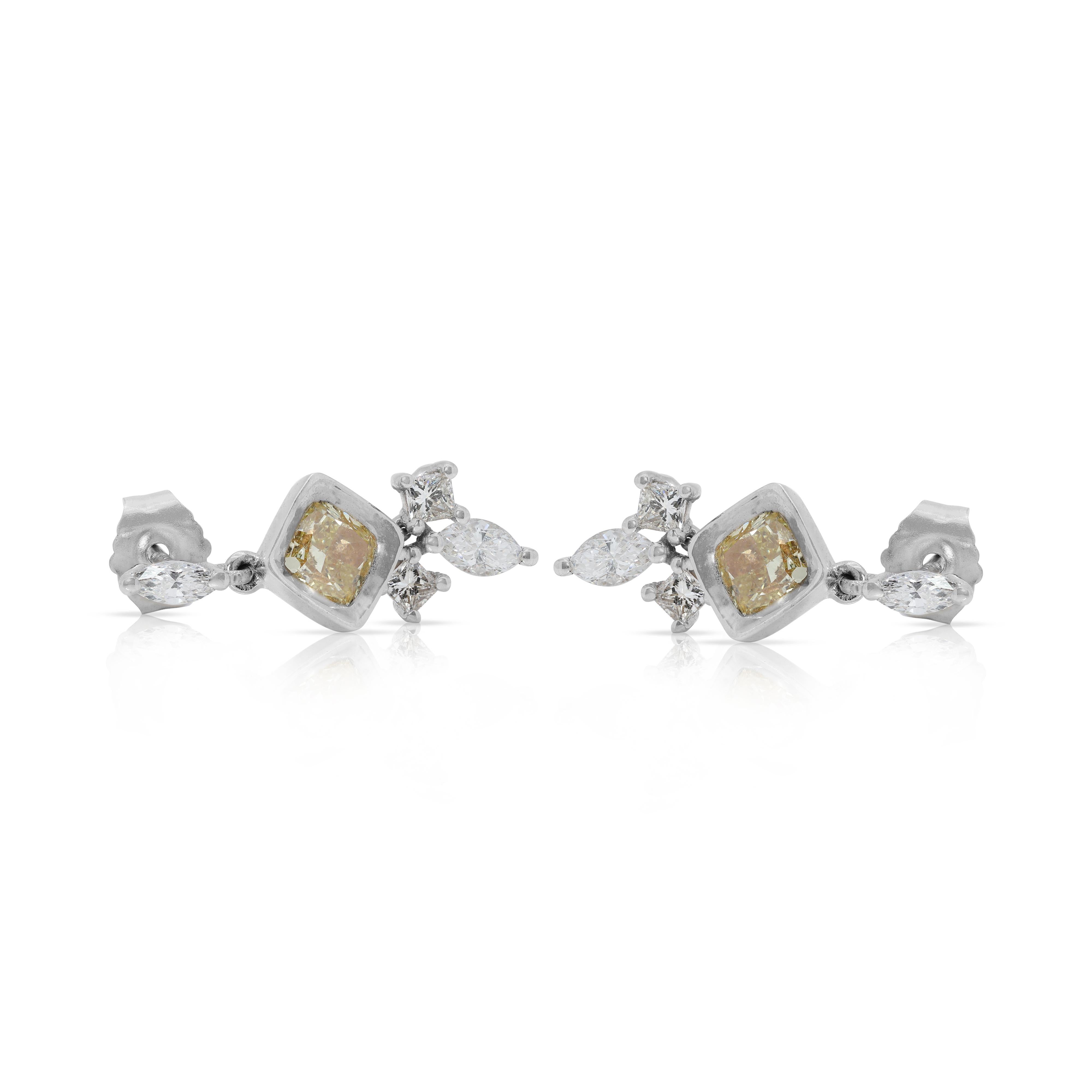 Boucles d'oreilles pendantes en or blanc 14 carats et diamants de 1,37 ct. Pour femmes en vente