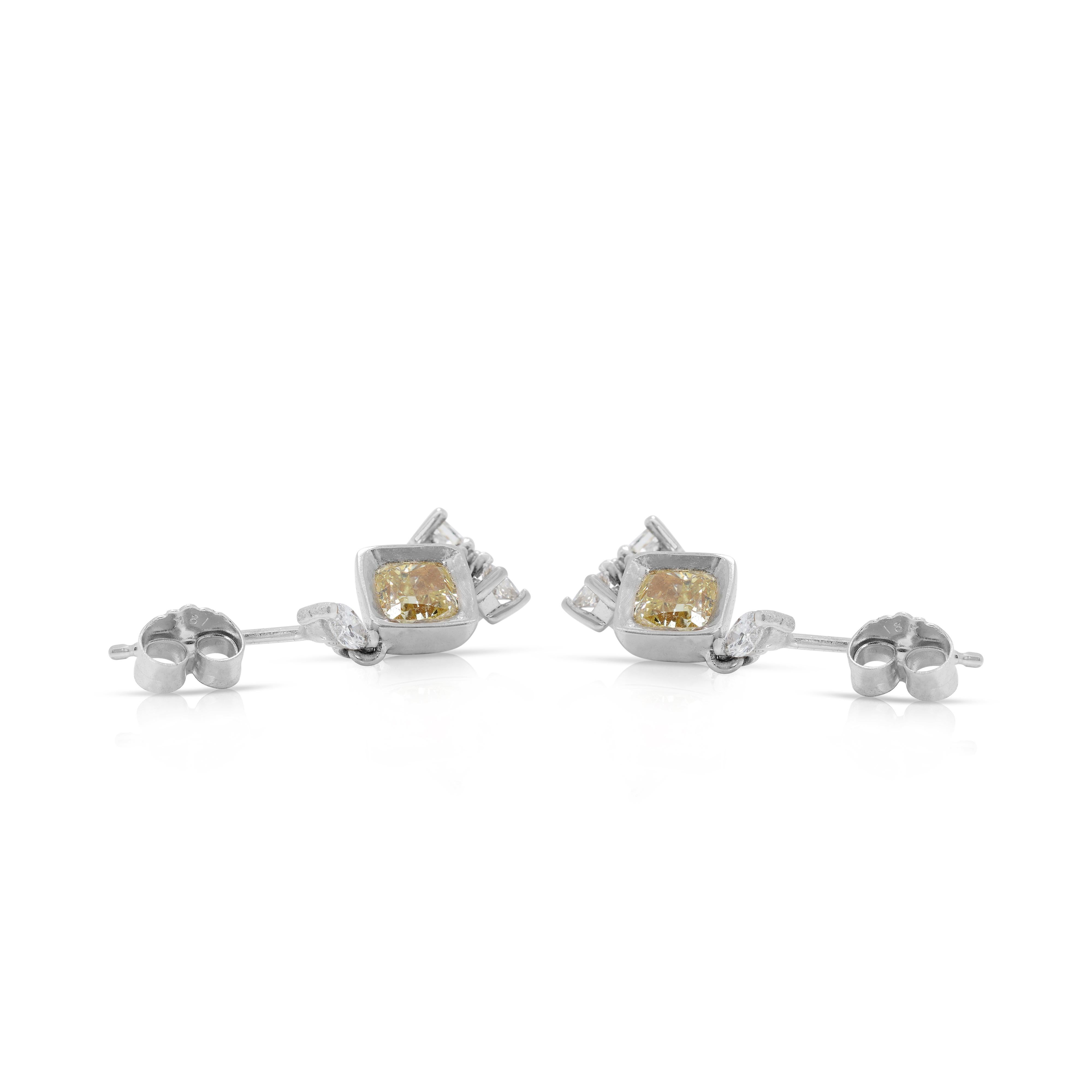 Boucles d'oreilles pendantes en or blanc 14 carats et diamants de 1,37 ct. en vente 1