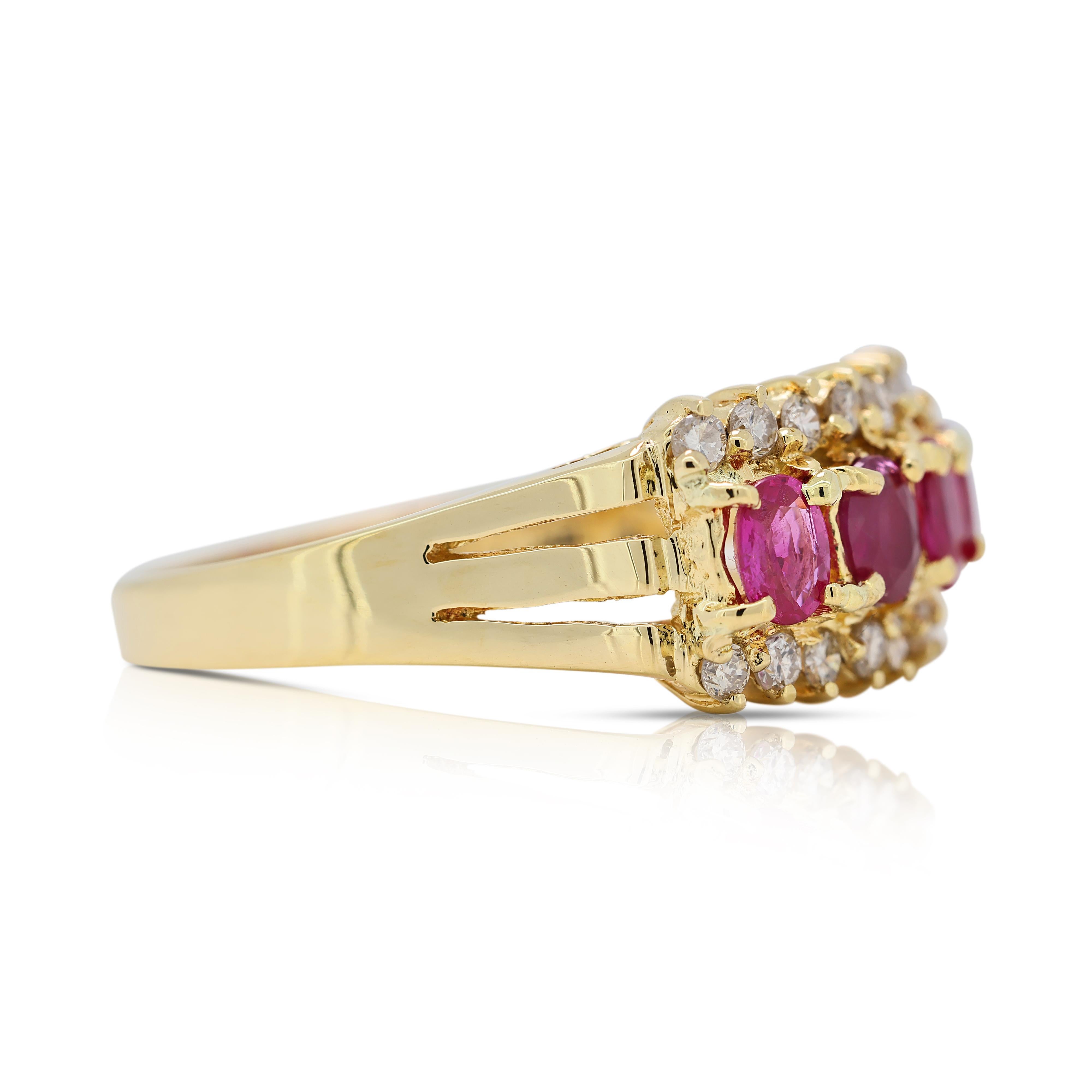 Taille ovale Superbe bague en or jaune 18 carats avec rubis et diamants de 1,39 carat en vente
