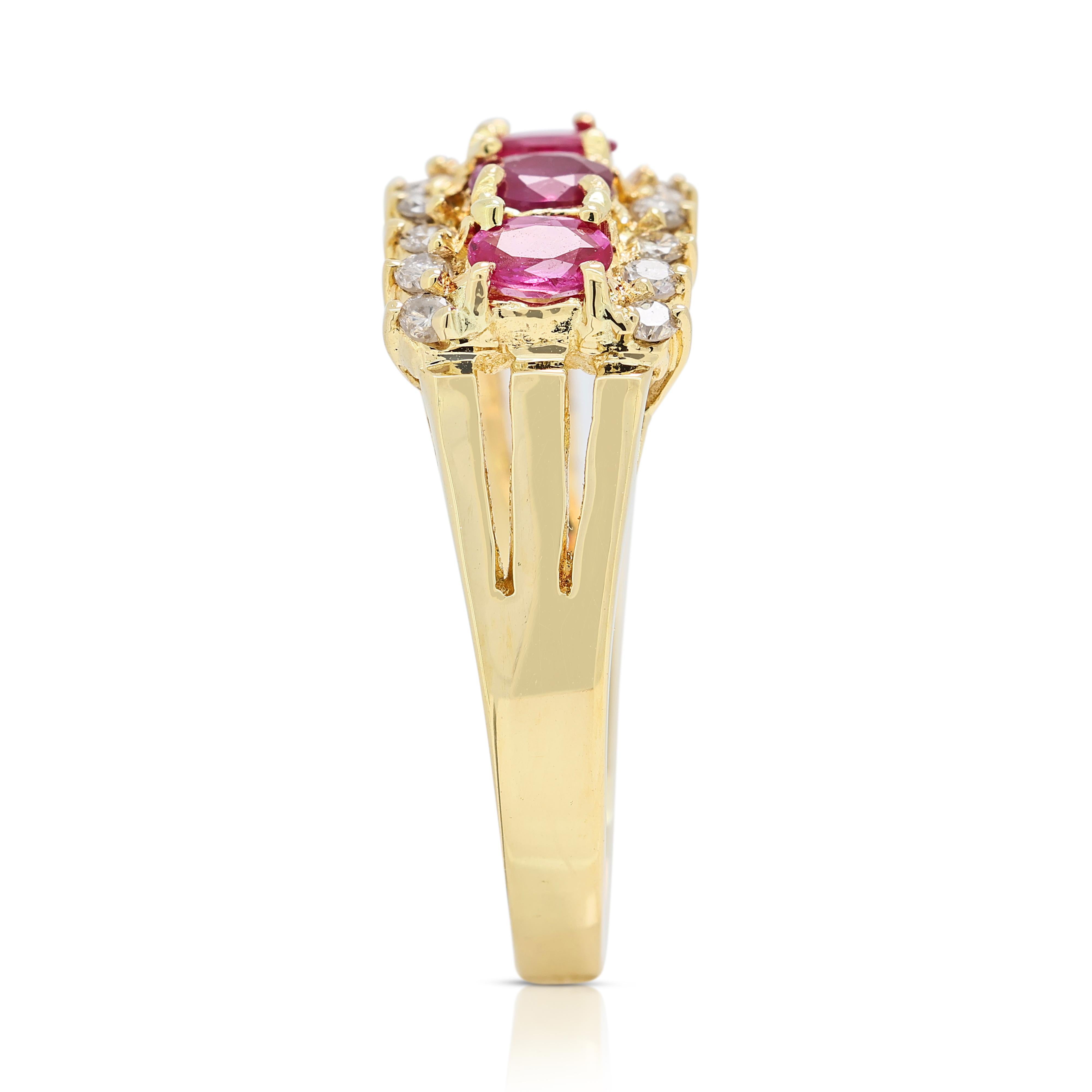 Superbe bague en or jaune 18 carats avec rubis et diamants de 1,39 carat en vente 1