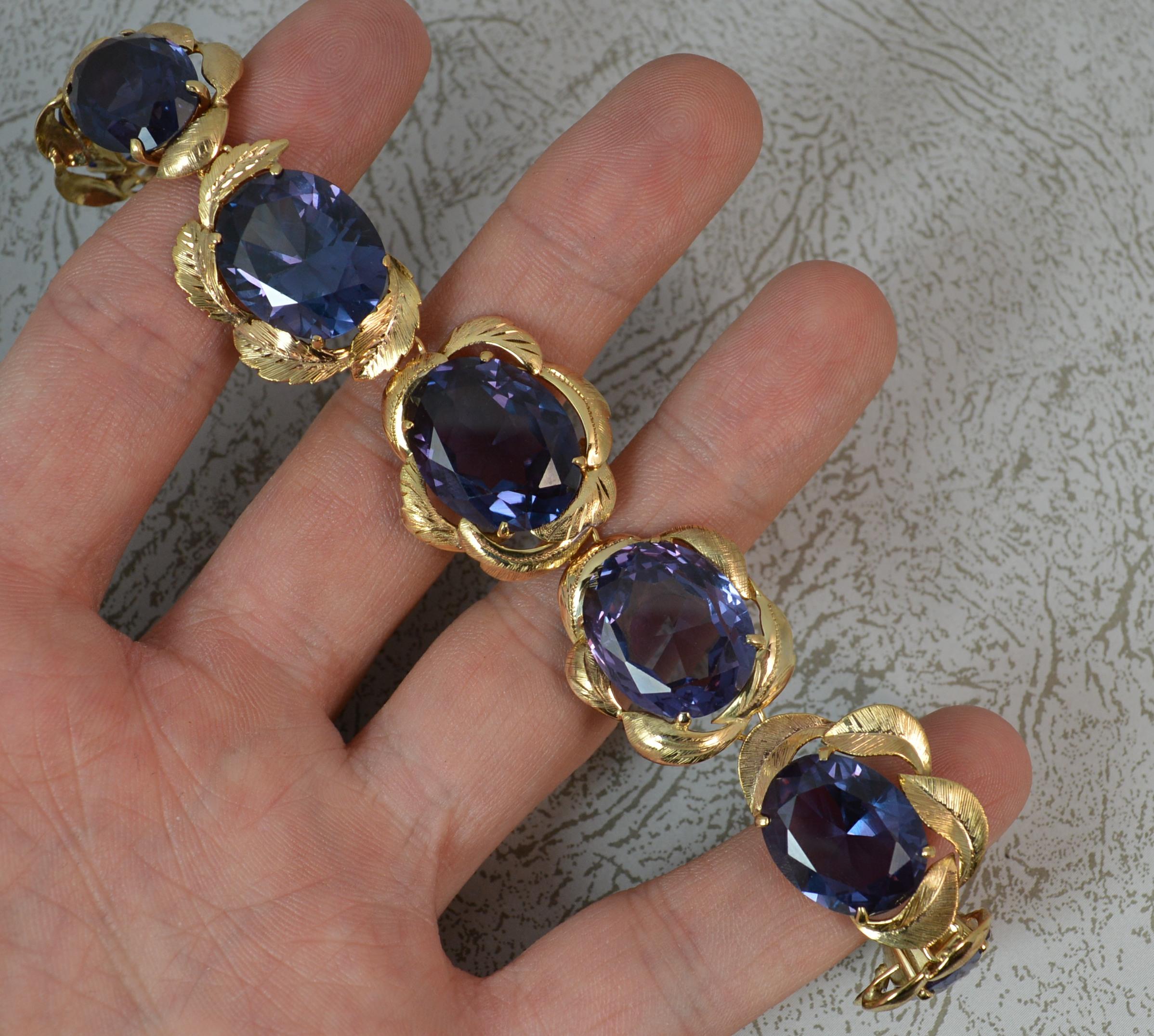Stunning 14 Carat Gold and Alexandrite Bracelet In Good Condition In St Helens, GB