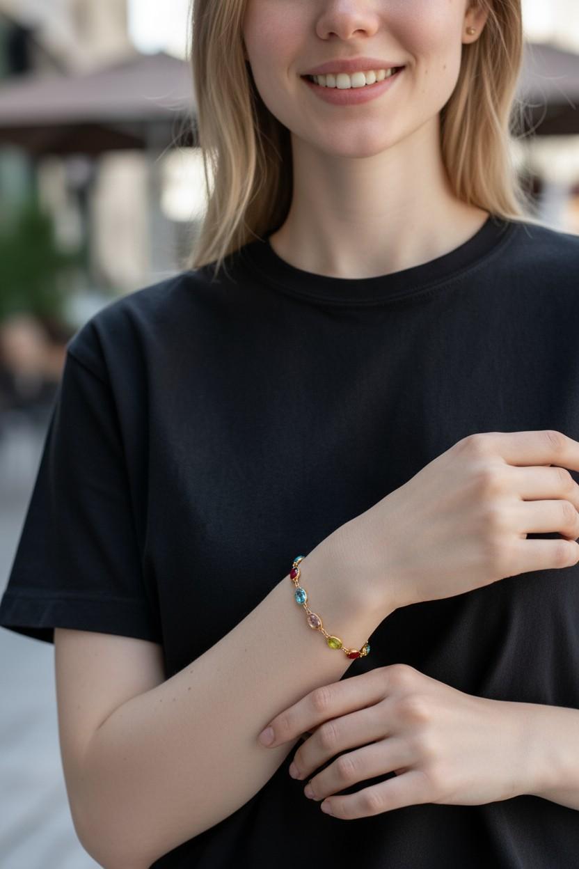 Contemporain Superbe bracelet vintage en or jaune 14 carats avec plusieurs pierres précieuses en vente