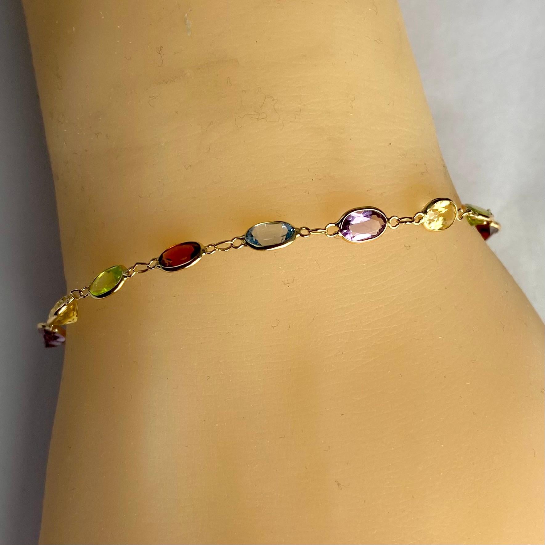 Contemporary Stunning 14 Karat Vintage Yellow Gold Multi-Gemstone Bracelet For Sale