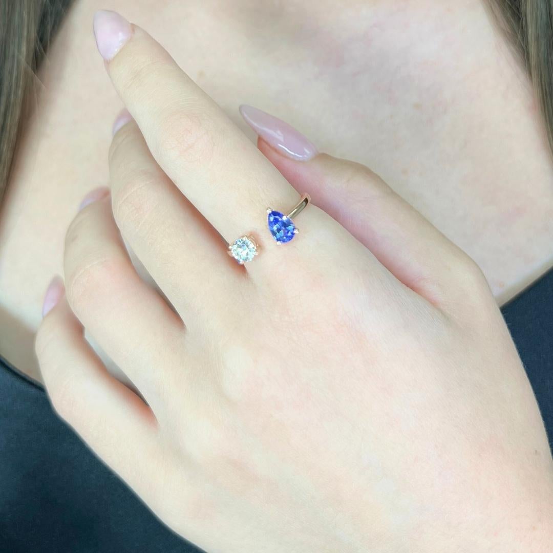 Superbe bague à deux pierres en or jaune 18 carats avec tanzanite et diamant de 1,43 carat - certifié IGI

Cette bague en or jaune 18 carats est ornée d'une tanzanite de 1,01 carat, taillée en brillant, qui brille d'une riche teinte bleu-violet,