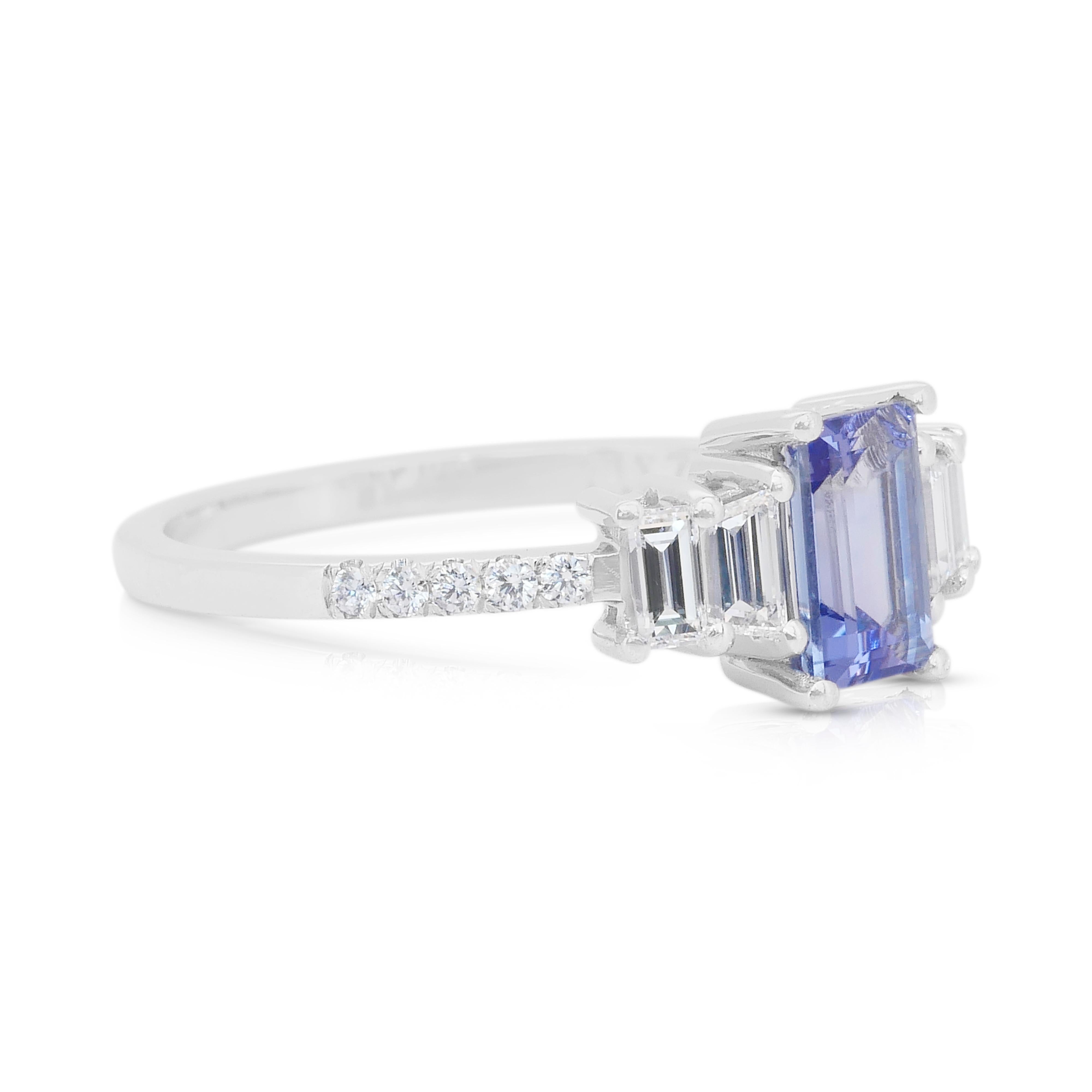 Impresionante anillo con pavé de tanzanita y diamantes de 1,43 ct en oro blanco de 18k Corte baguette en venta