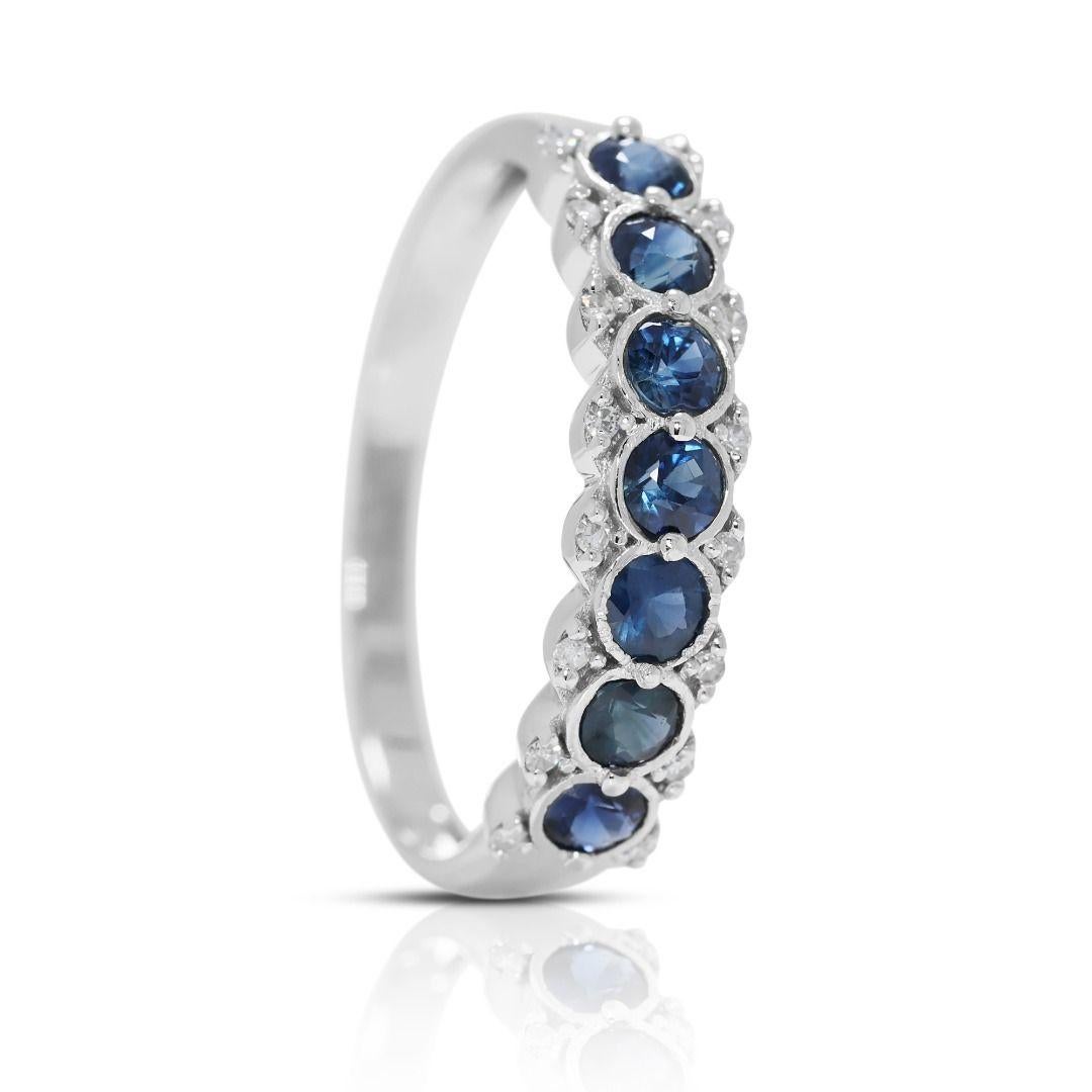 Atemberaubender Ring aus 18 Karat Weißgold mit 1,4 Karat Saphir und natürlichen Diamanten im Zustand „Hervorragend“ im Angebot in רמת גן, IL